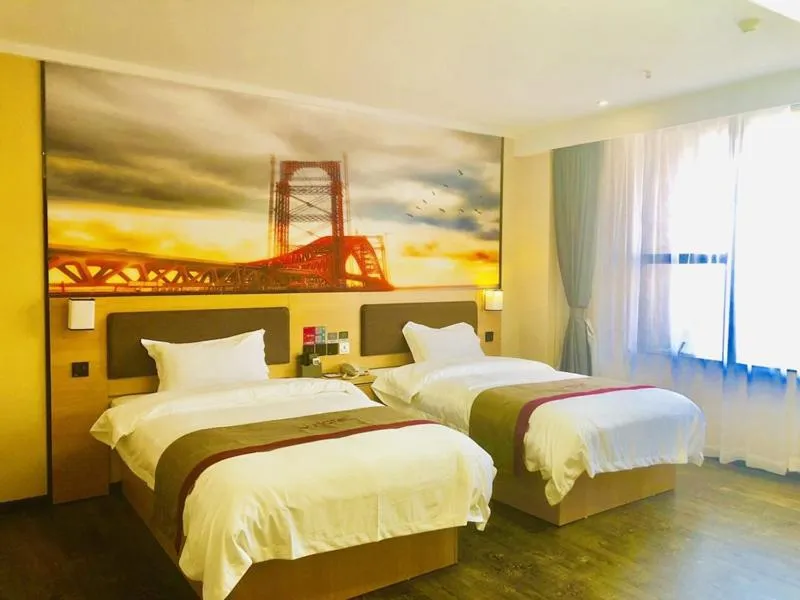 Bed in Thank Inn Plus Hotel Guangdong Dongguan Zhongtang Town Daxinwei Road