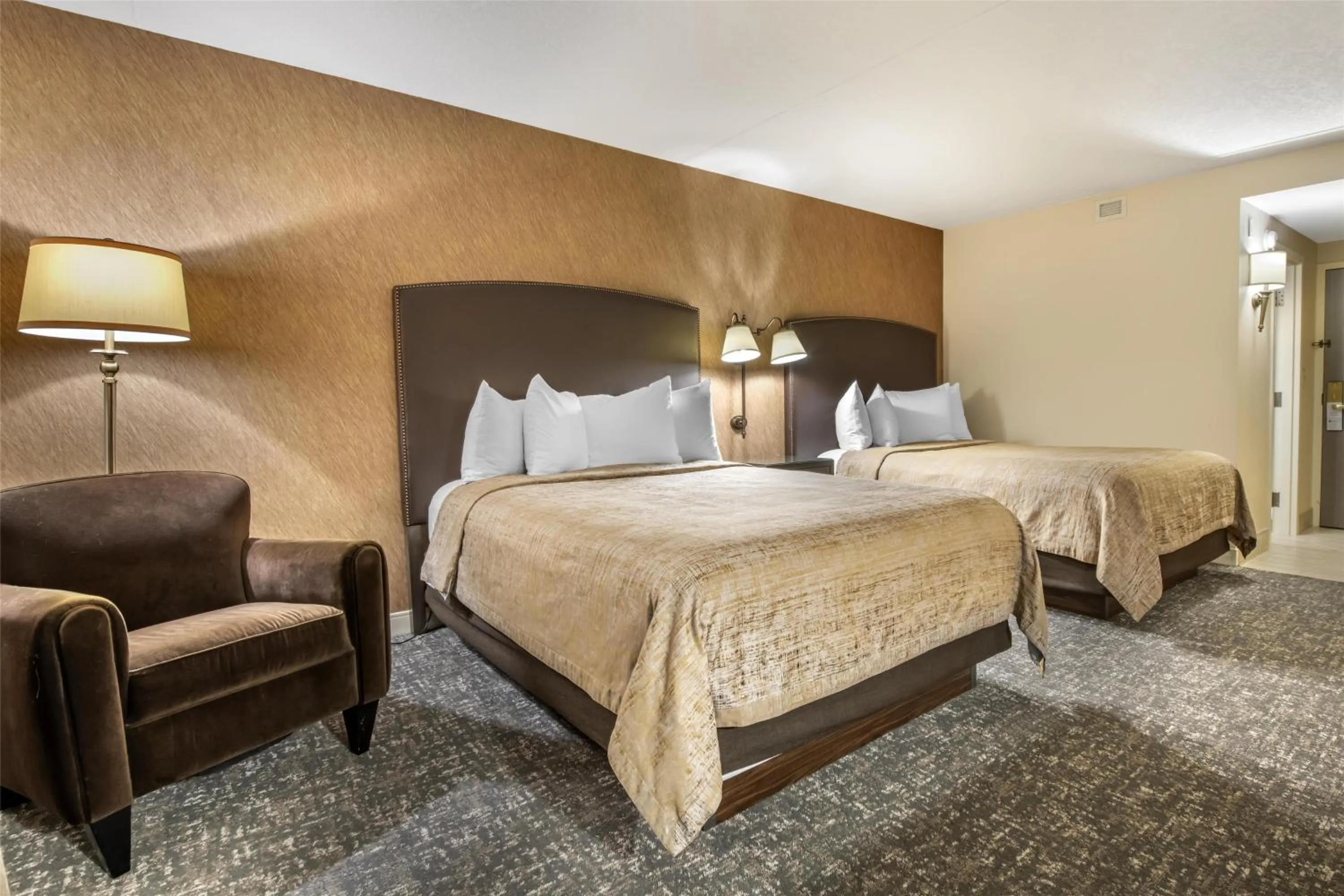 Photo of the whole room, Bed in Best Western Plus The Normandy Inn & Suites