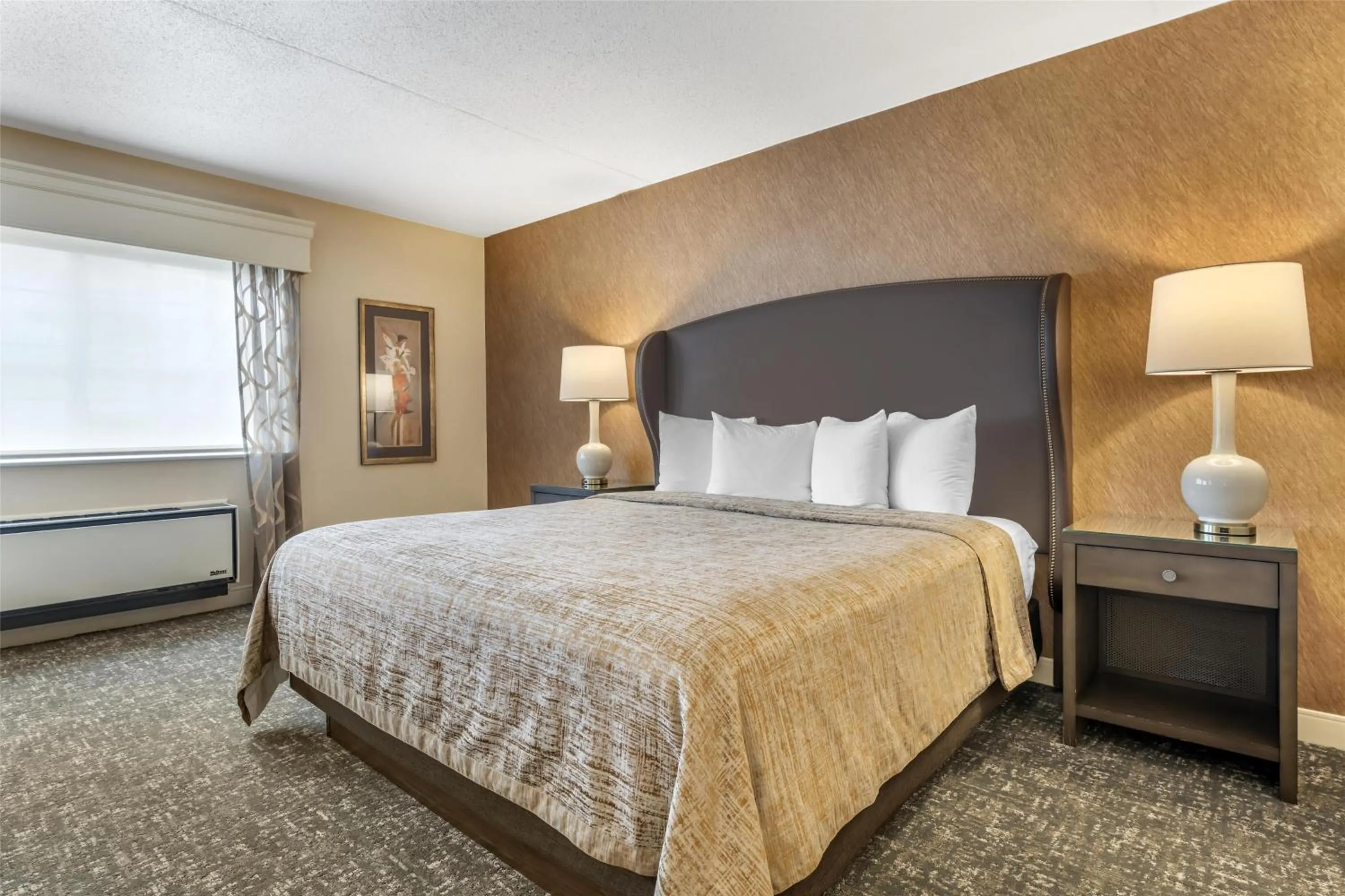 Photo of the whole room, Bed in Best Western Plus The Normandy Inn & Suites