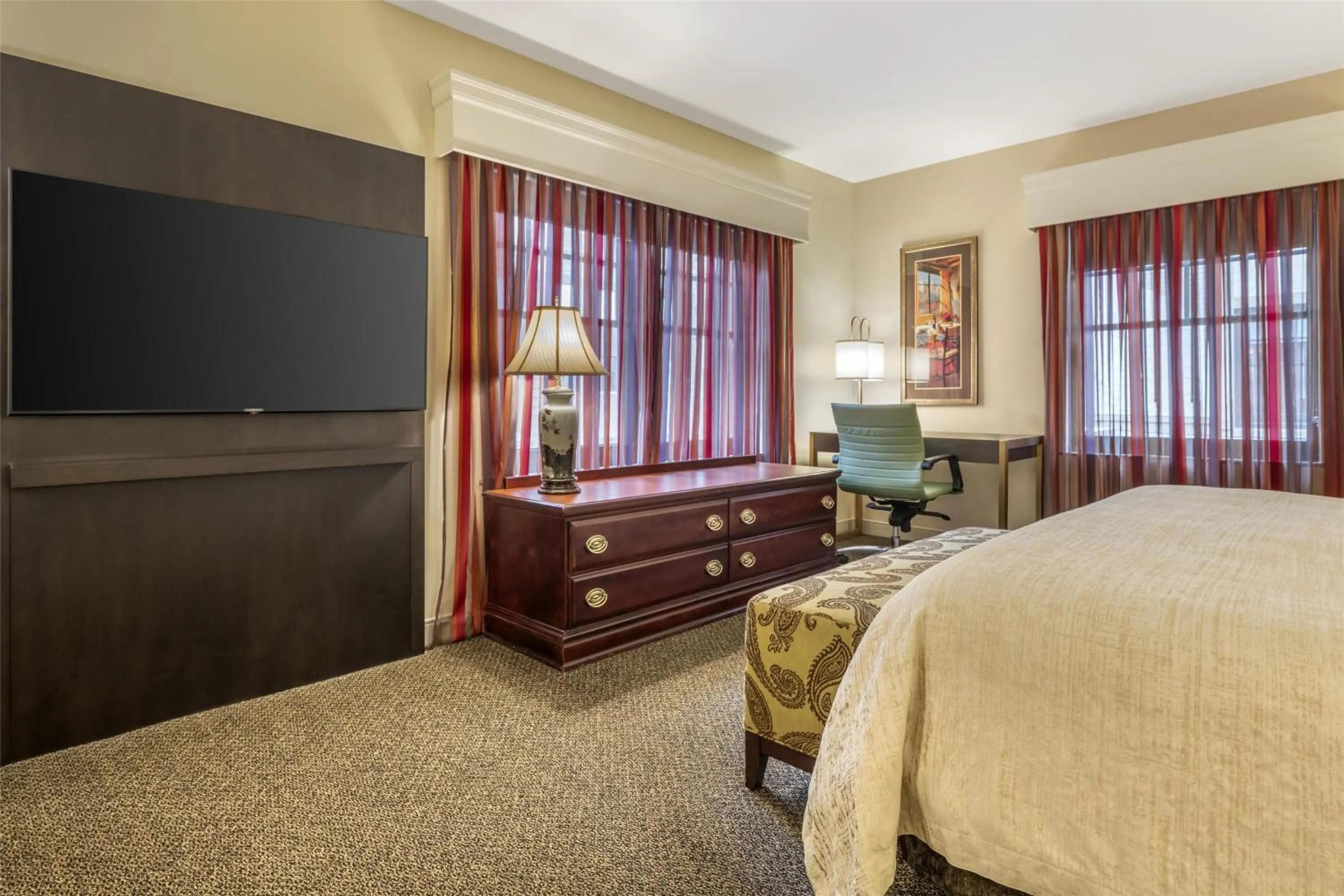 Bedroom, Bed in Best Western Plus The Normandy Inn & Suites