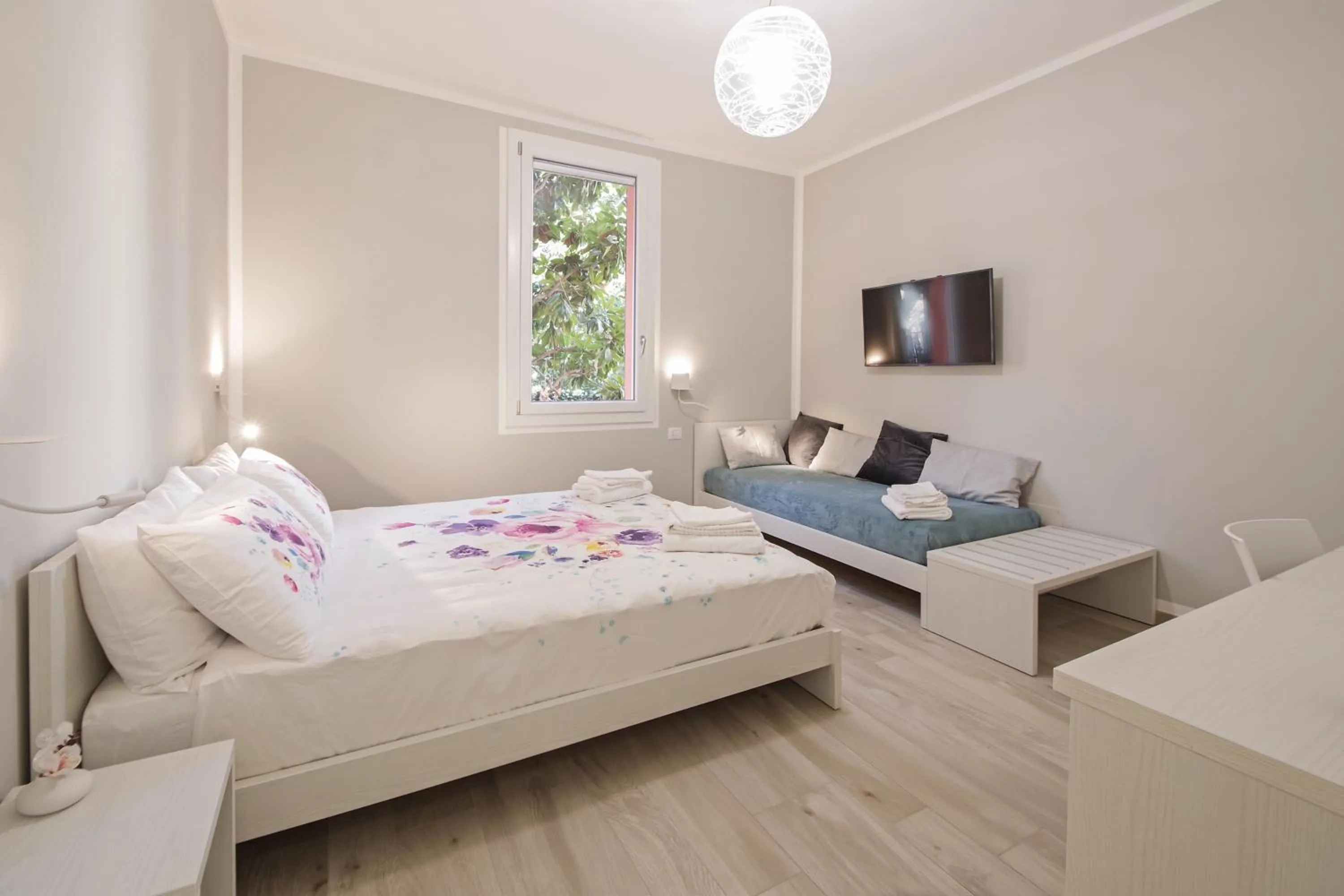 Photo of the whole room, Bed in B&BO la Frasca