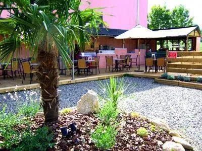 Patio in La Tour du Loup