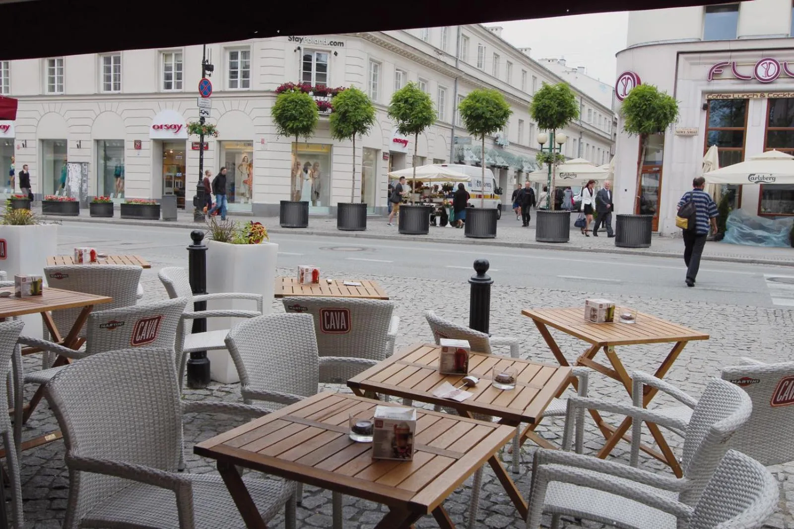 Restaurant/places to eat in Chmielna 5 Rooms & Apartments