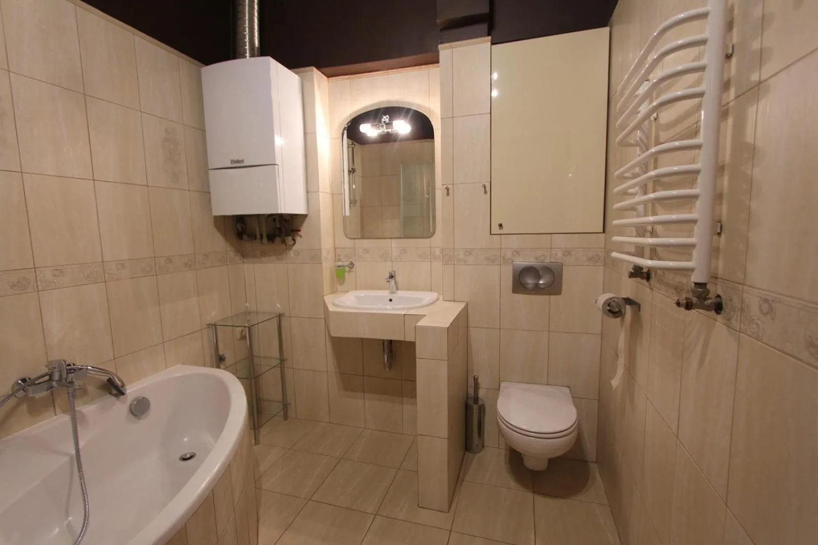 Bathroom in Chmielna 5 Rooms & Apartments