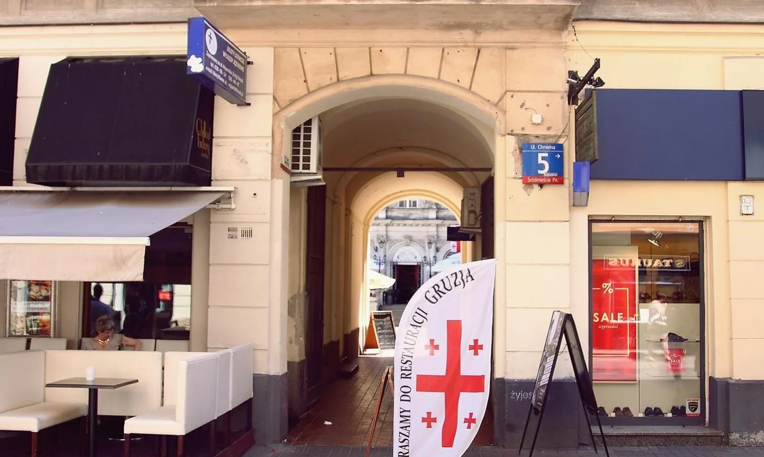 Property building in Chmielna 5 Rooms & Apartments