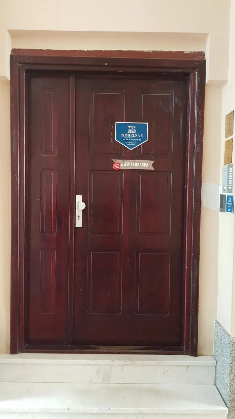 Facade/entrance in Chmielna 5 Rooms & Apartments