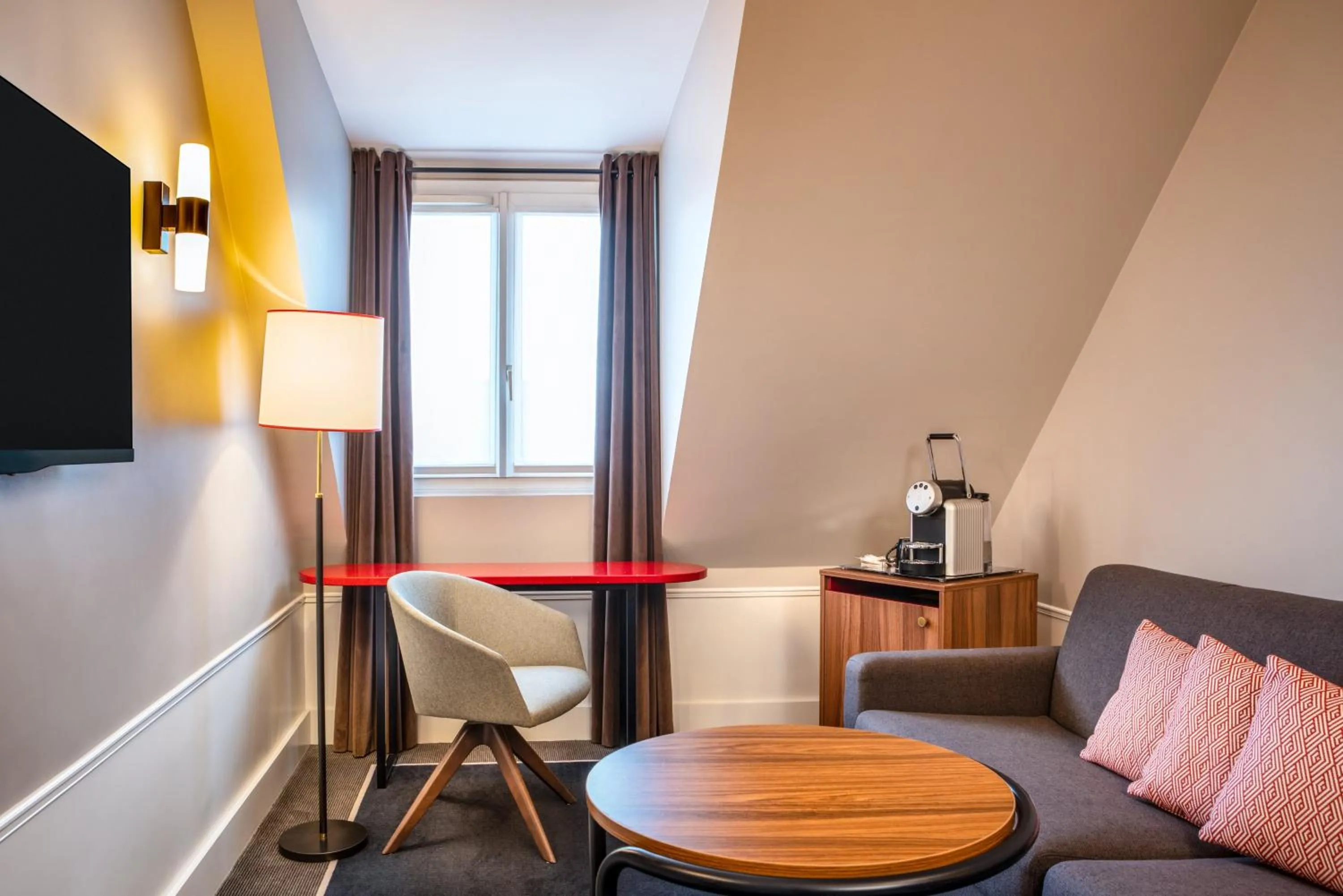 Bedroom in Holiday Inn Paris - Gare de Lyon Bastille by IHG