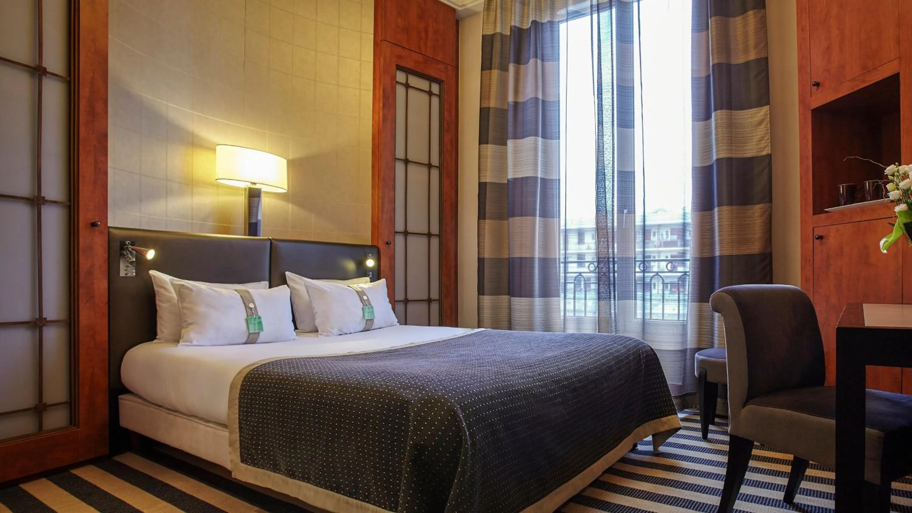 Photo of the whole room, Bed in Holiday Inn Paris - Gare de Lyon Bastille by IHG