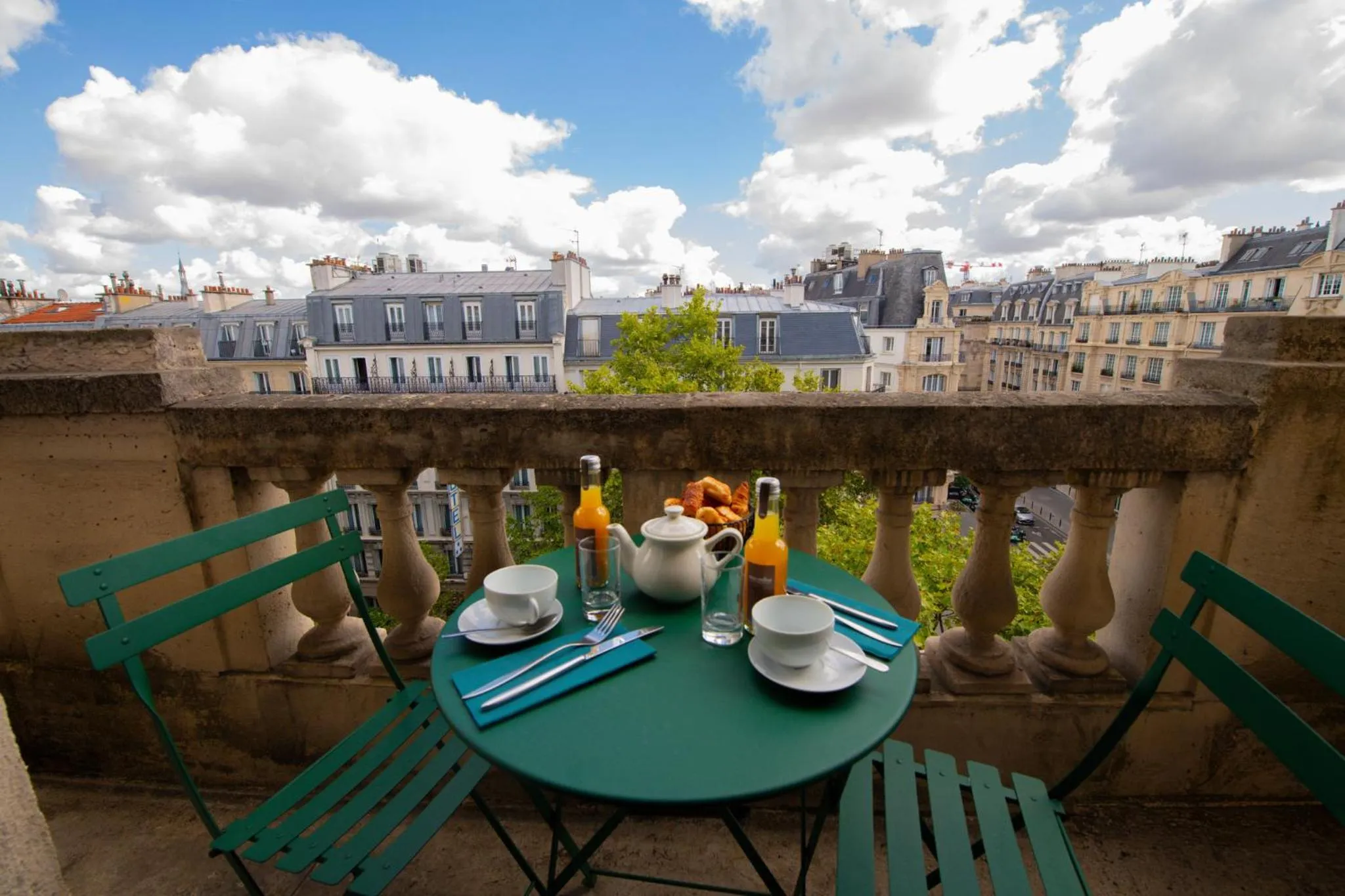 Photo of the whole room in Holiday Inn Paris - Gare de Lyon Bastille by IHG