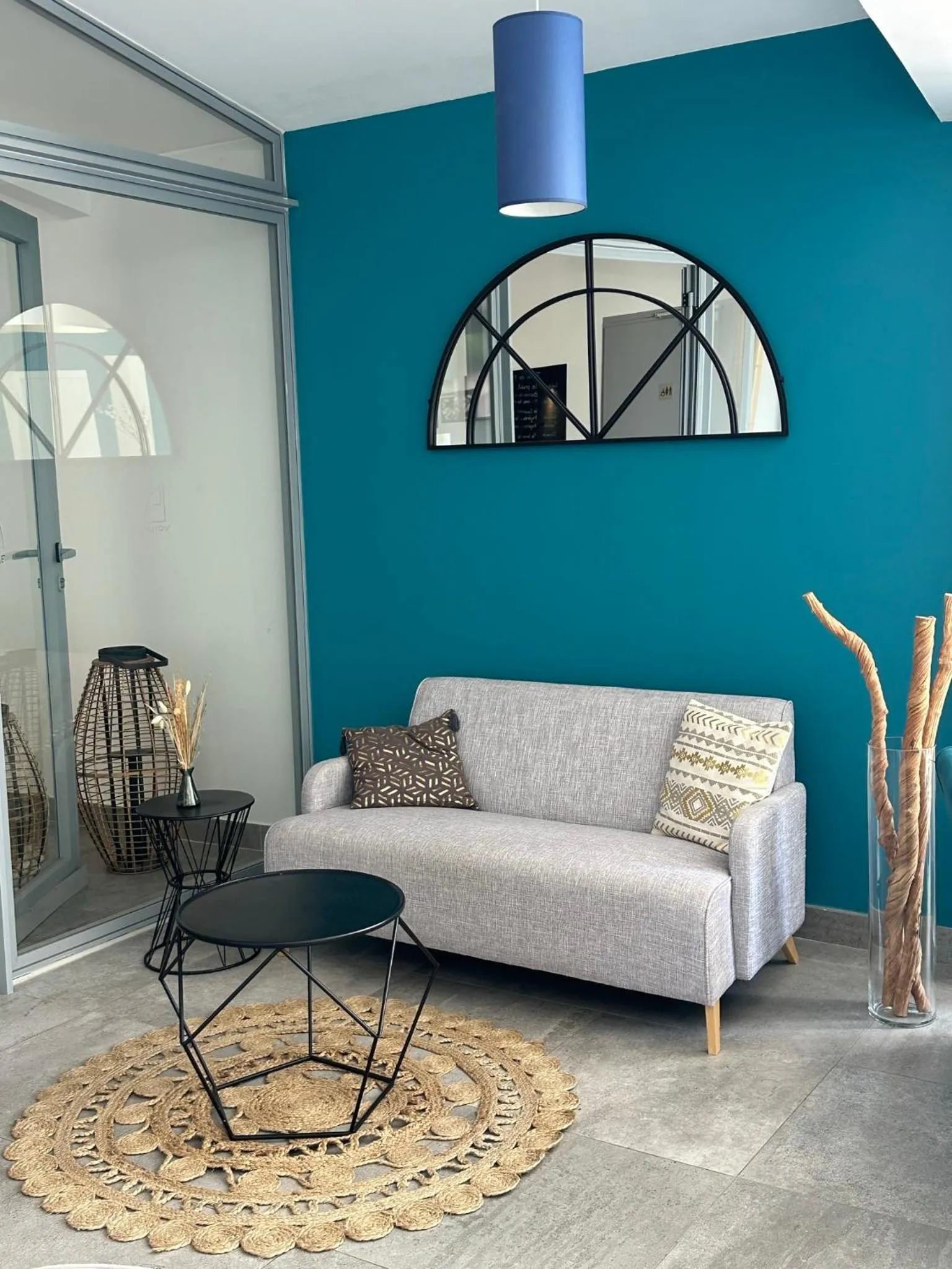 Seating area in Hotel La Voile