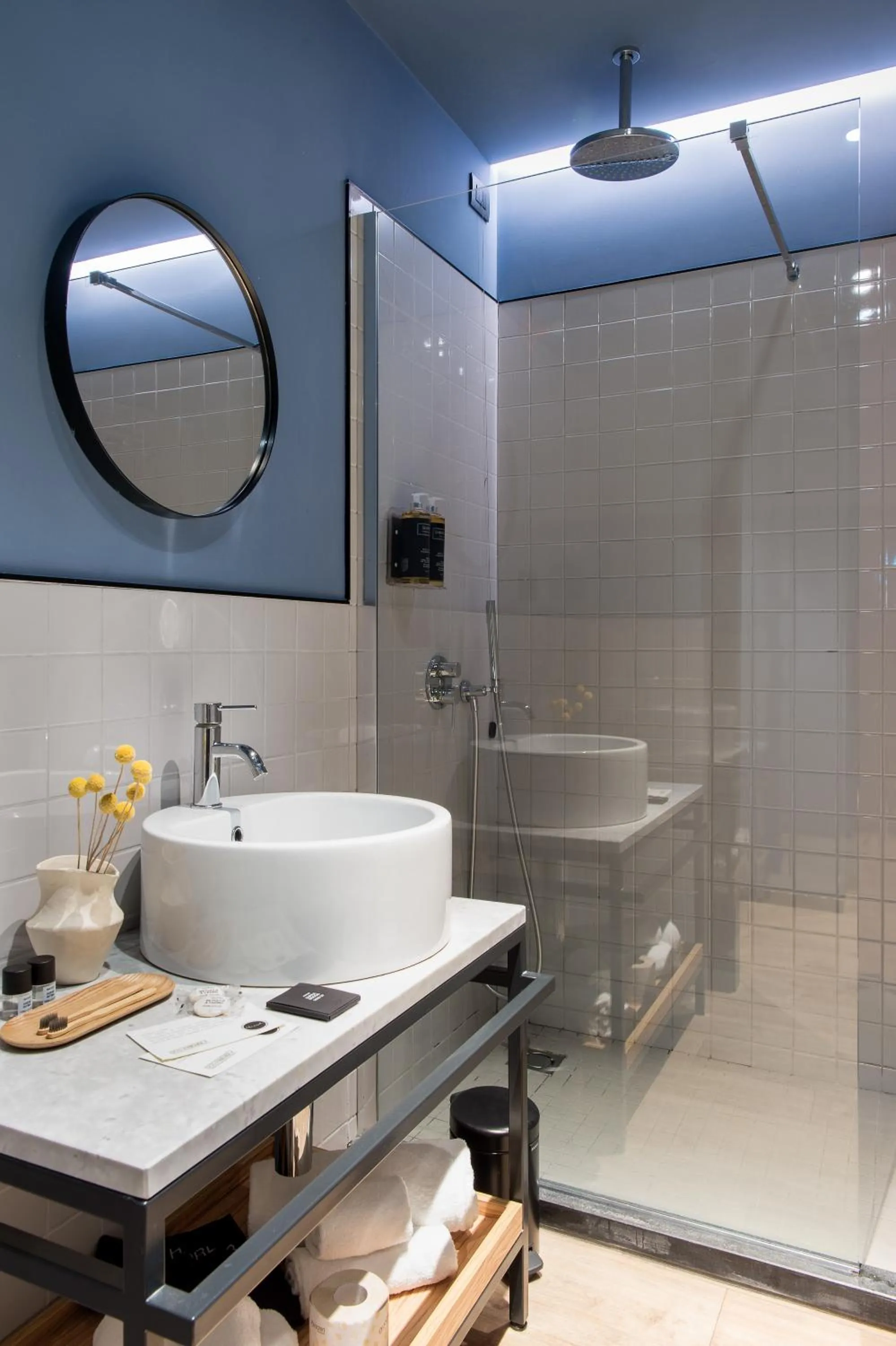 Bathroom in The Poet Hotel