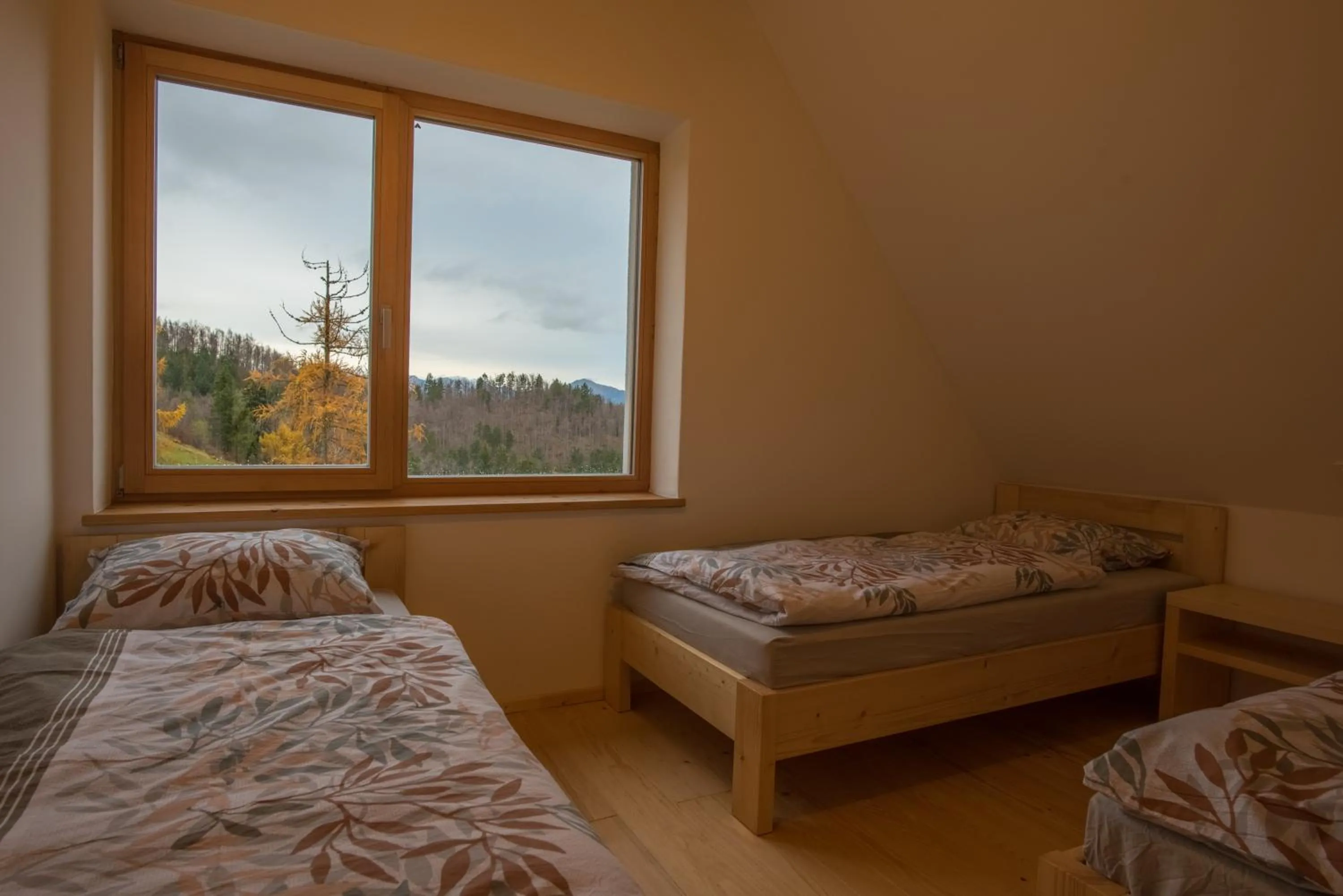 Bed in House On The Hill (Hiška Na Griču)