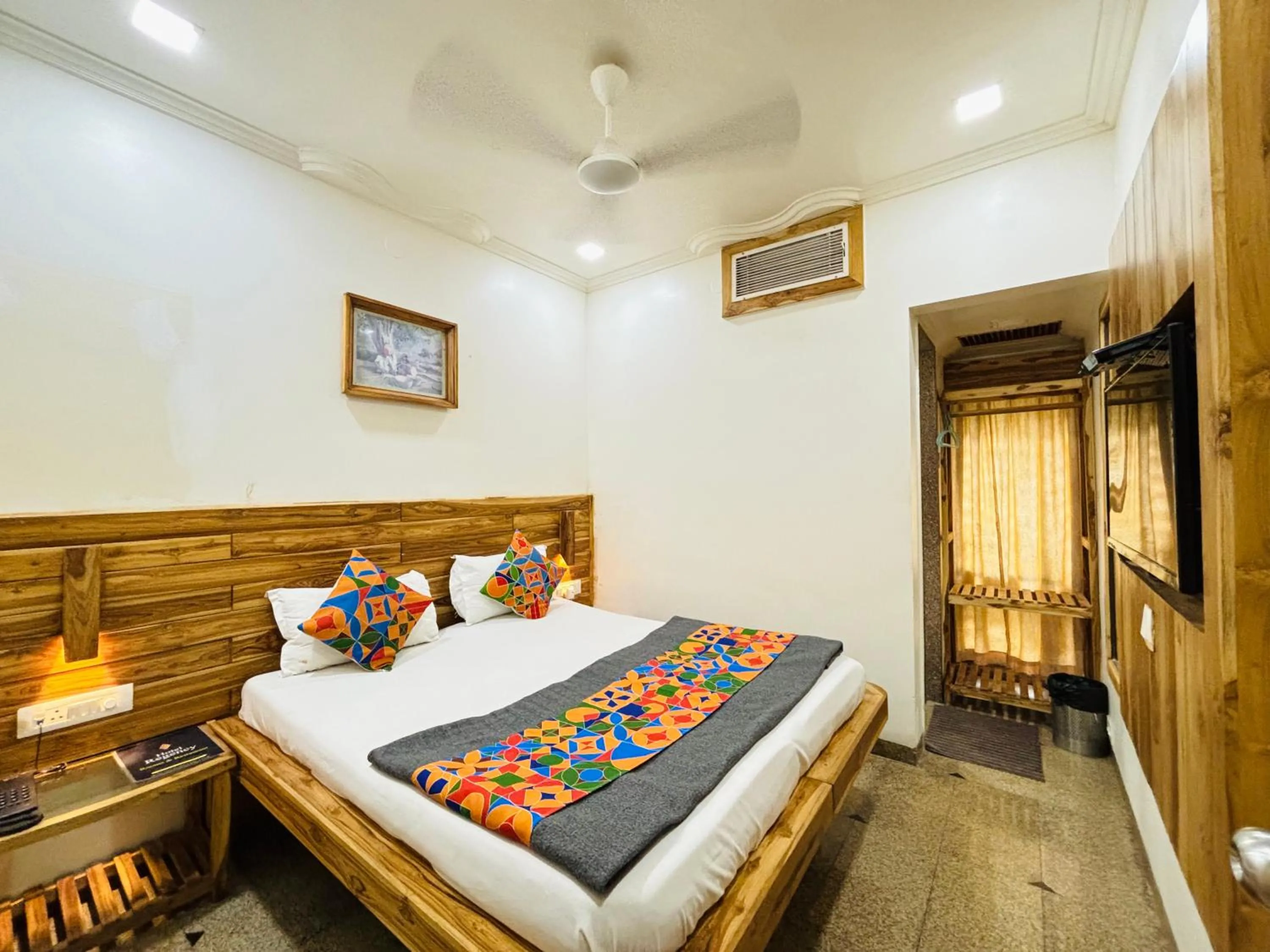 Bedroom, Bed in Hotel Regency