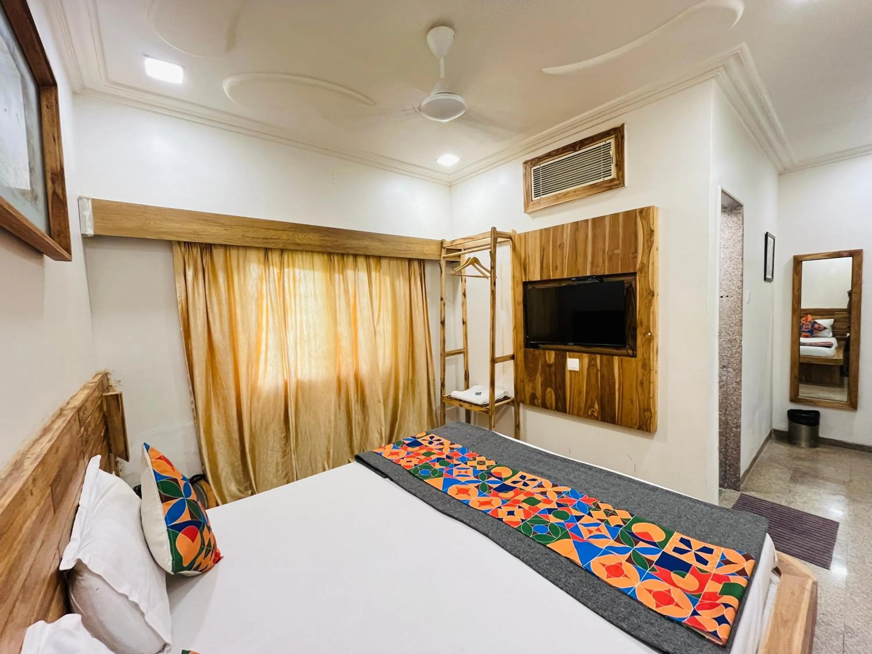 Bedroom, Bed in Hotel Regency