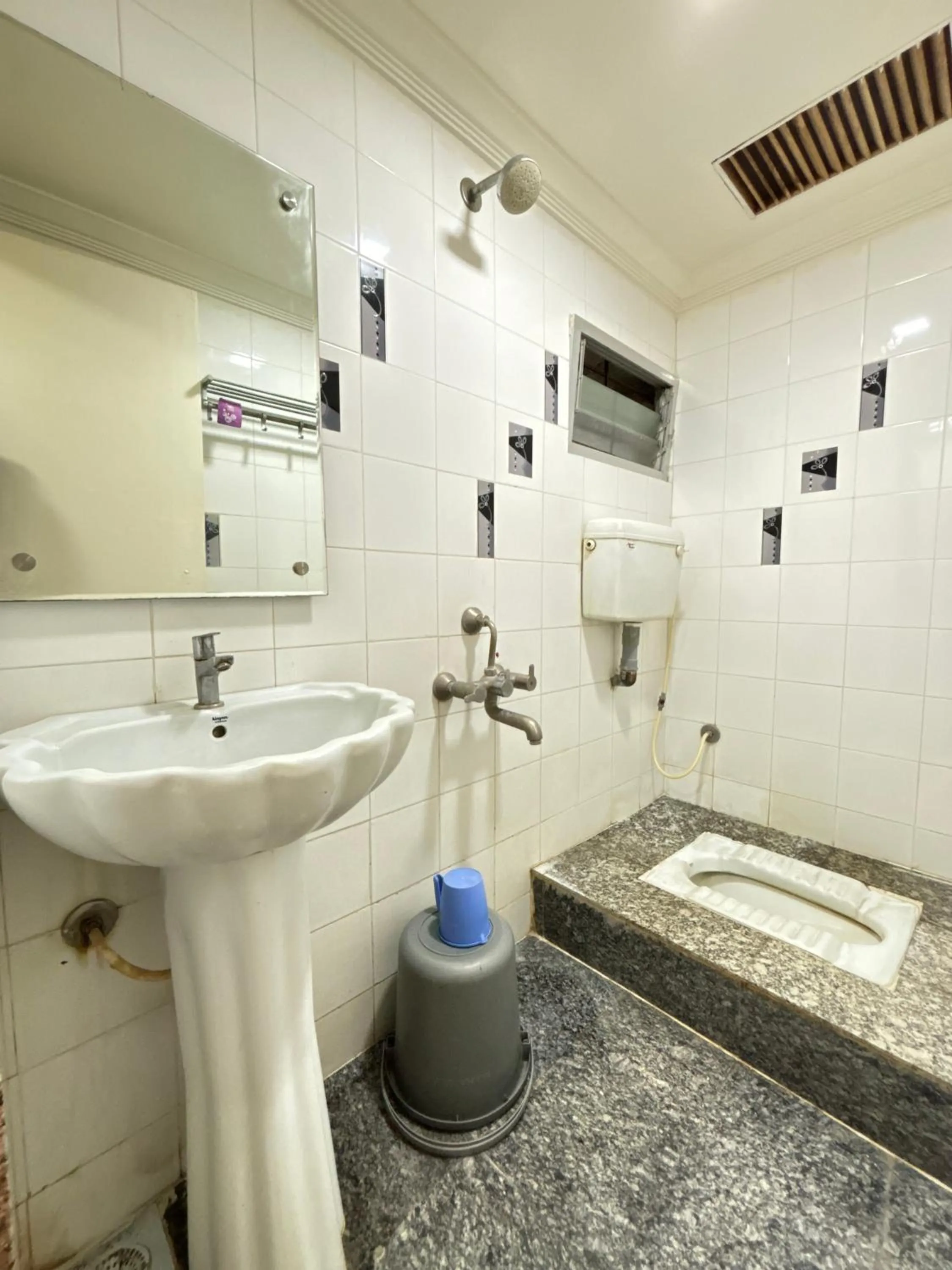 Bathroom in Hotel Regency