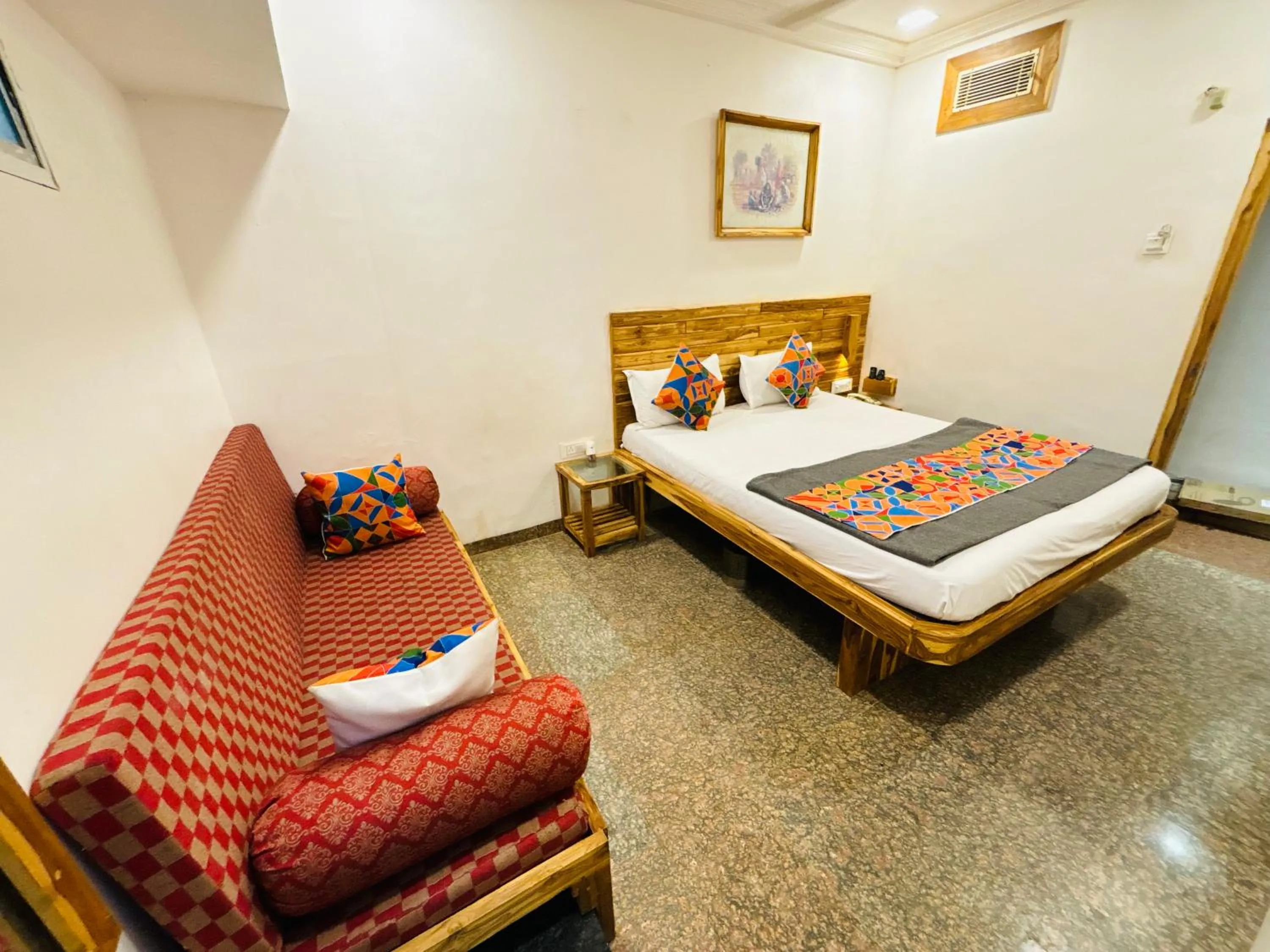 Bedroom, Bed in Hotel Regency