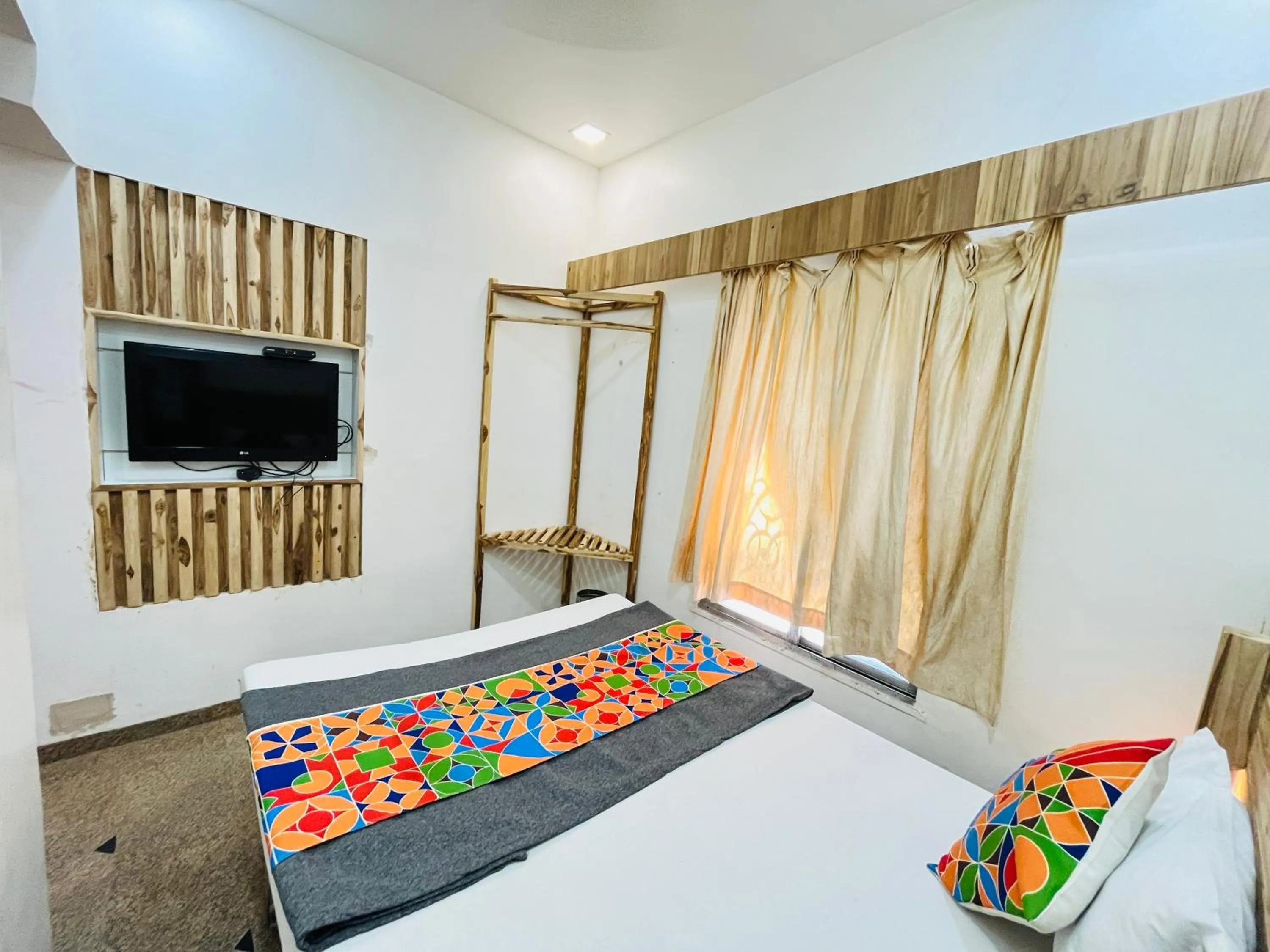 Bedroom, Bed in Hotel Regency