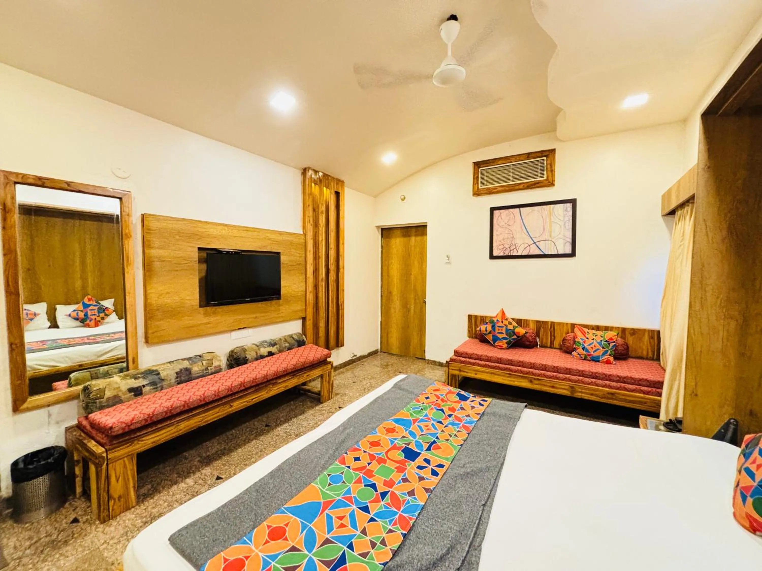 Bedroom, Bed in Hotel Regency