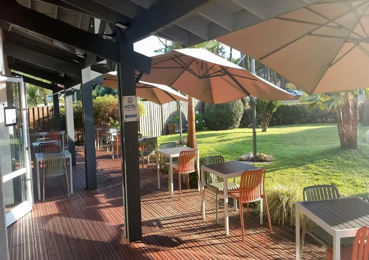 Patio in Les Jardins de L'Ocean - Climatisé