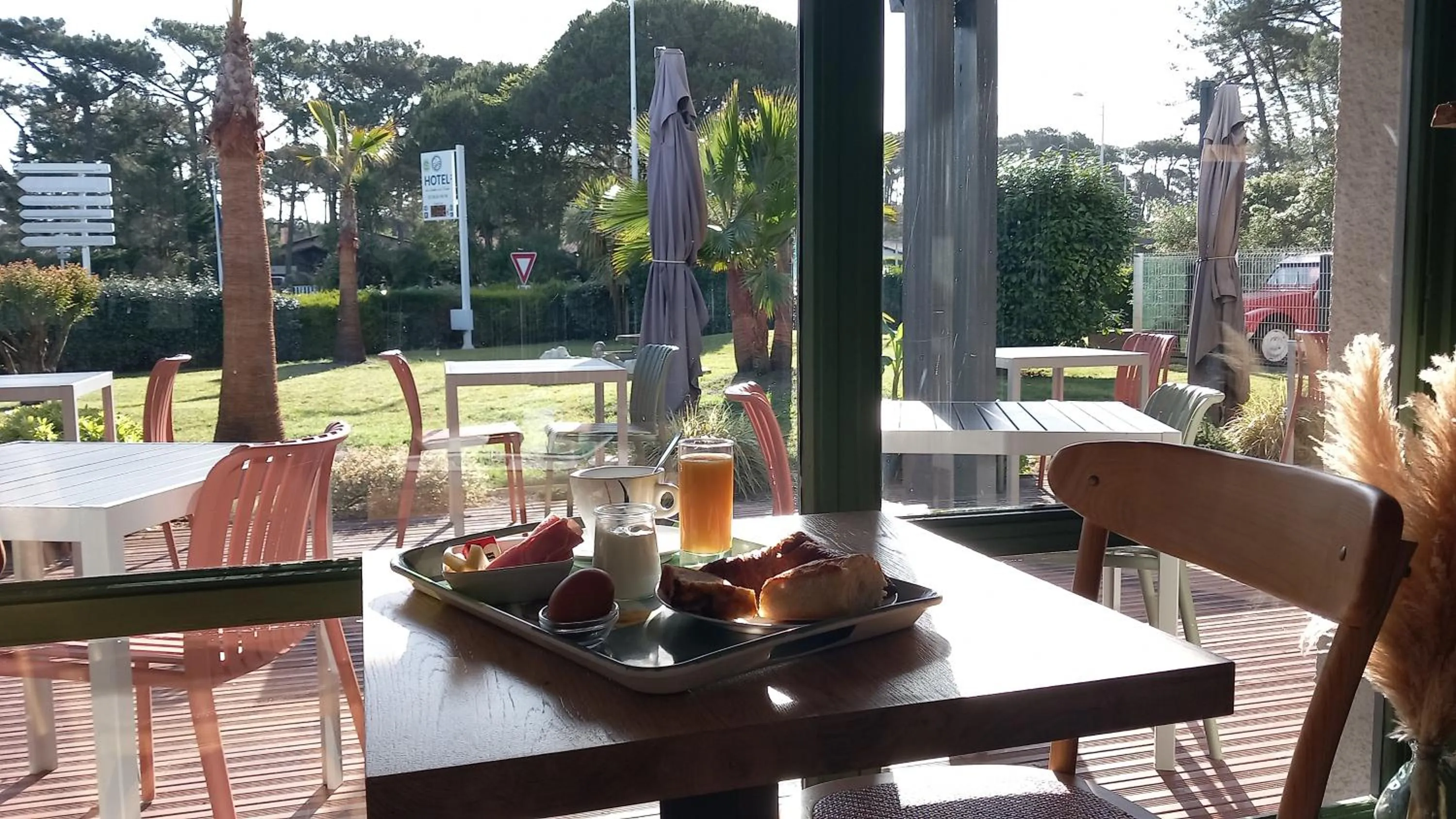 Patio in Les Jardins de L'Ocean - Climatisé