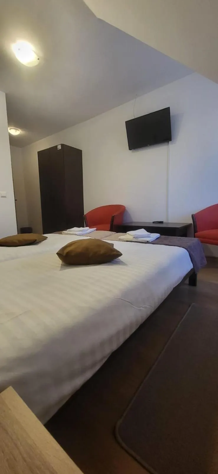 Photo of the whole room, Bed in Relax