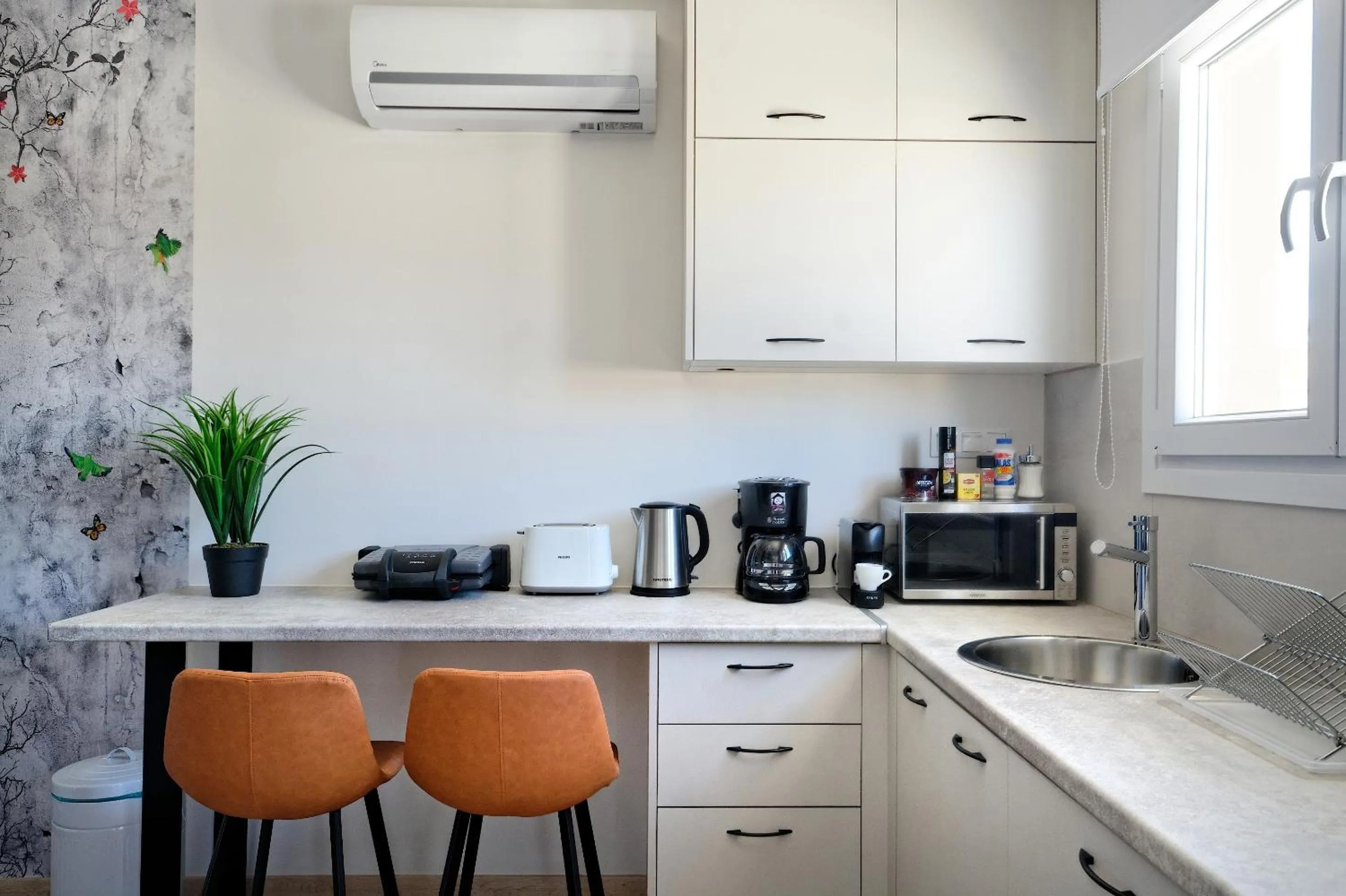 Coffee/tea facilities in Odyssey Residence