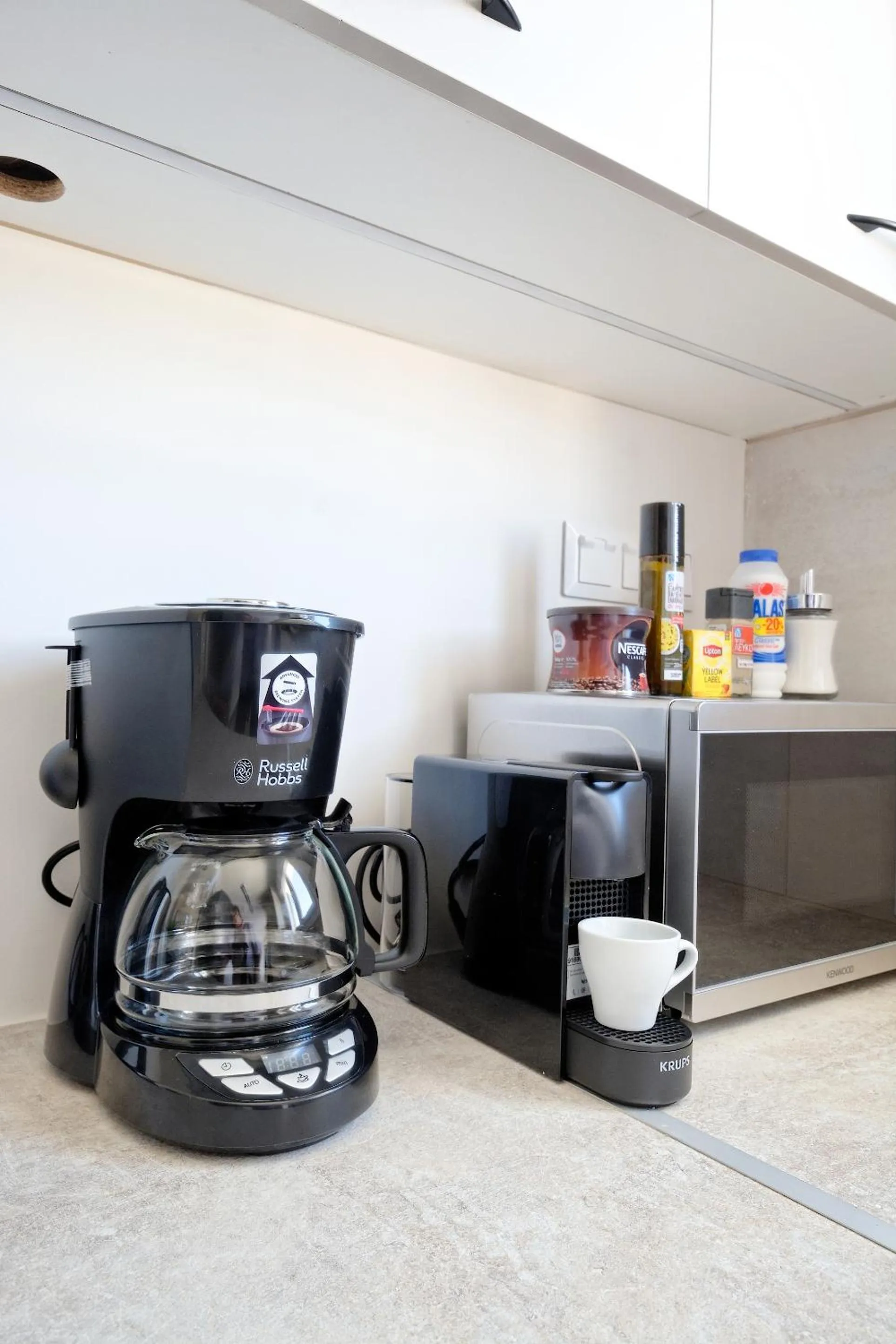 Coffee/tea facilities in Odyssey Residence