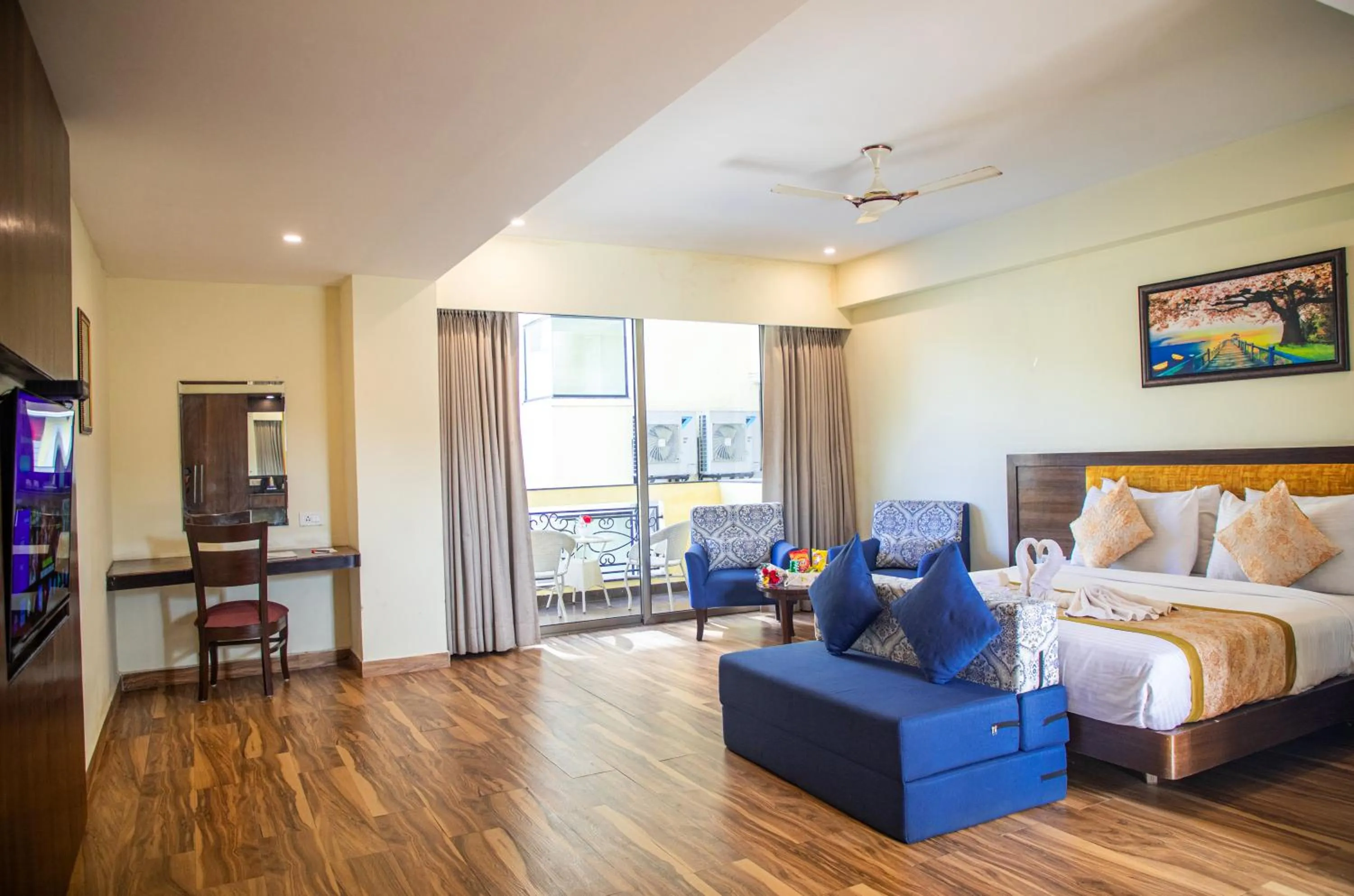 TV and multimedia, Bed in BELLS BEACH RESORT , A Unit of Resort De Balneaire