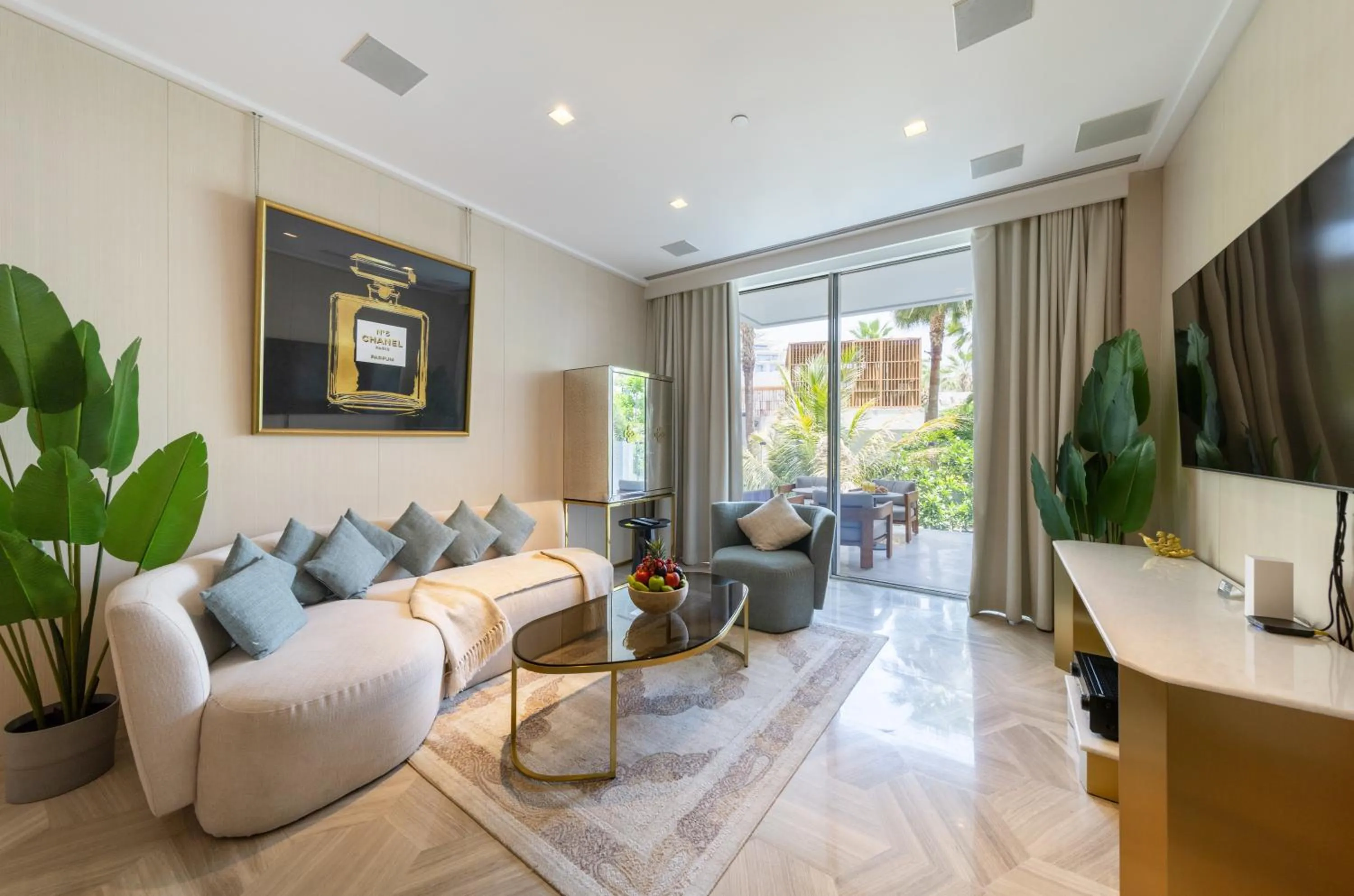 Living room in EDEN'S Homes & Villas - FIVE Palm Residences