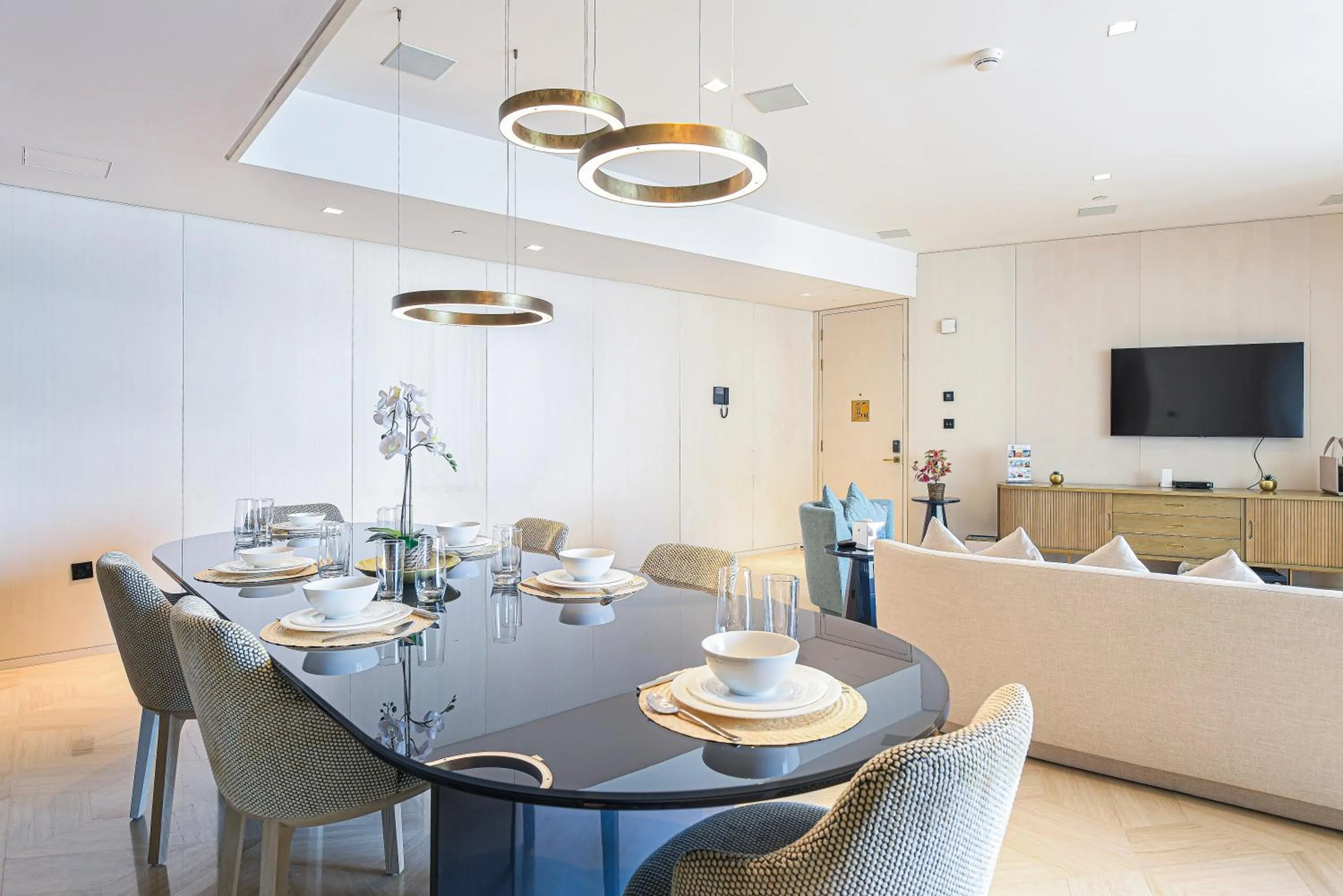 Living room in EDEN'S Homes & Villas - FIVE Palm Residences