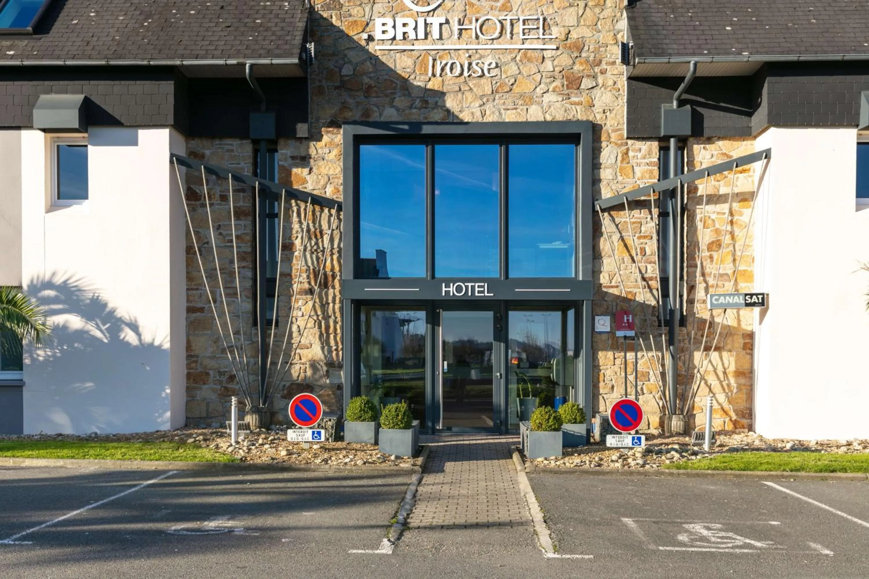 Property building in Brit Hotel Iroise Brest