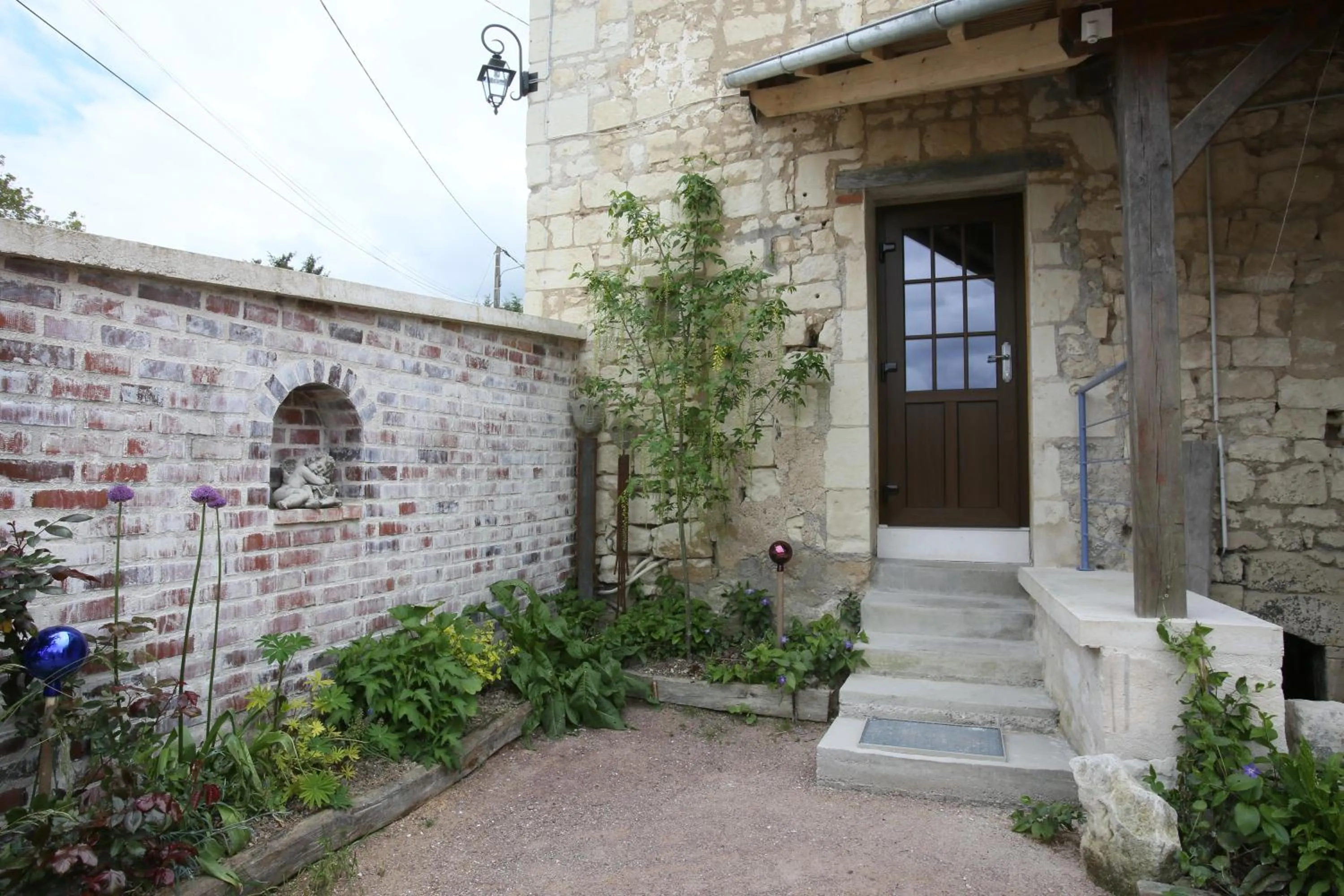 Facade/entrance in Le Clos de la Garde