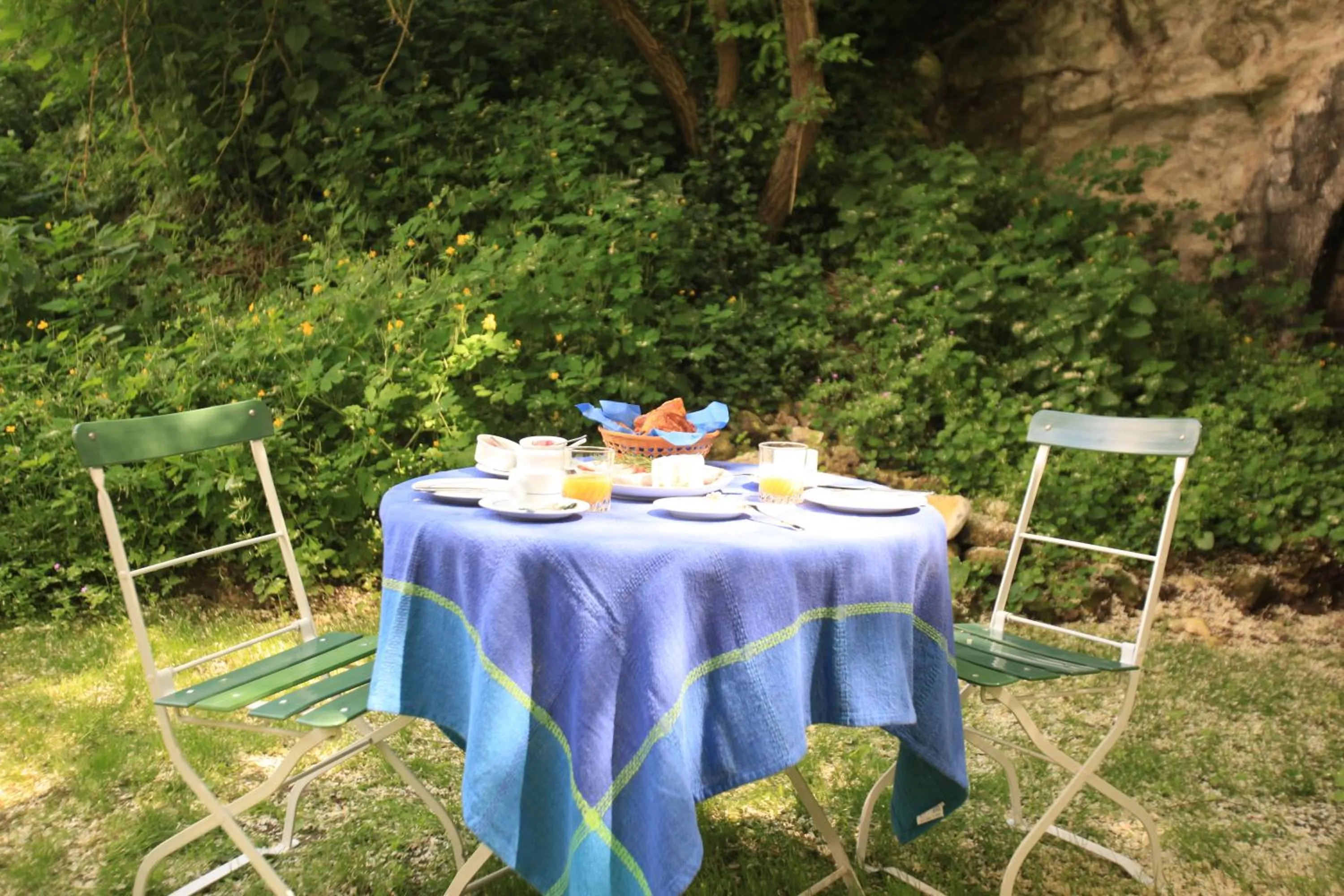 Continental breakfast in Le Clos de la Garde