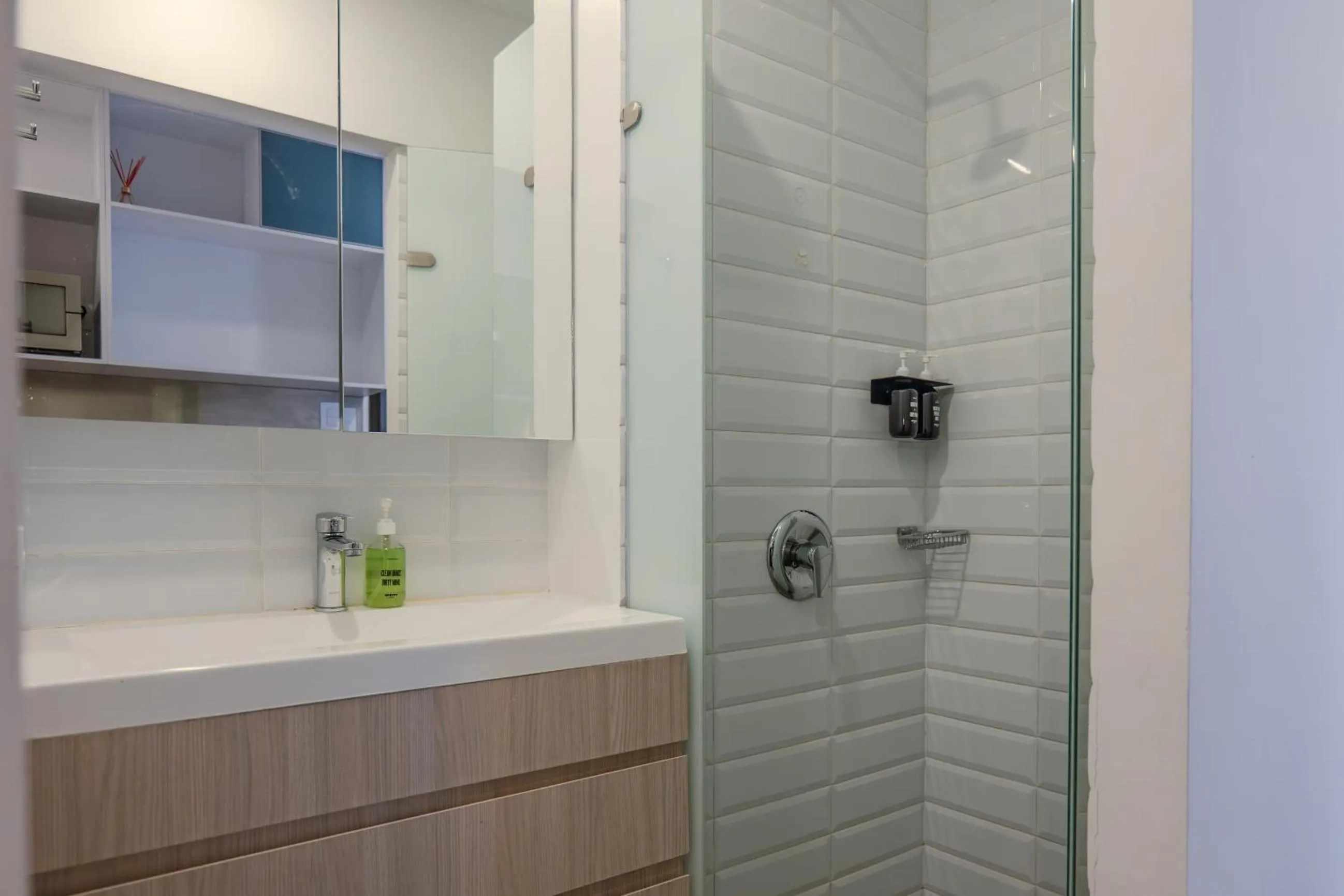 Shower in Spotty Bogotá Centro