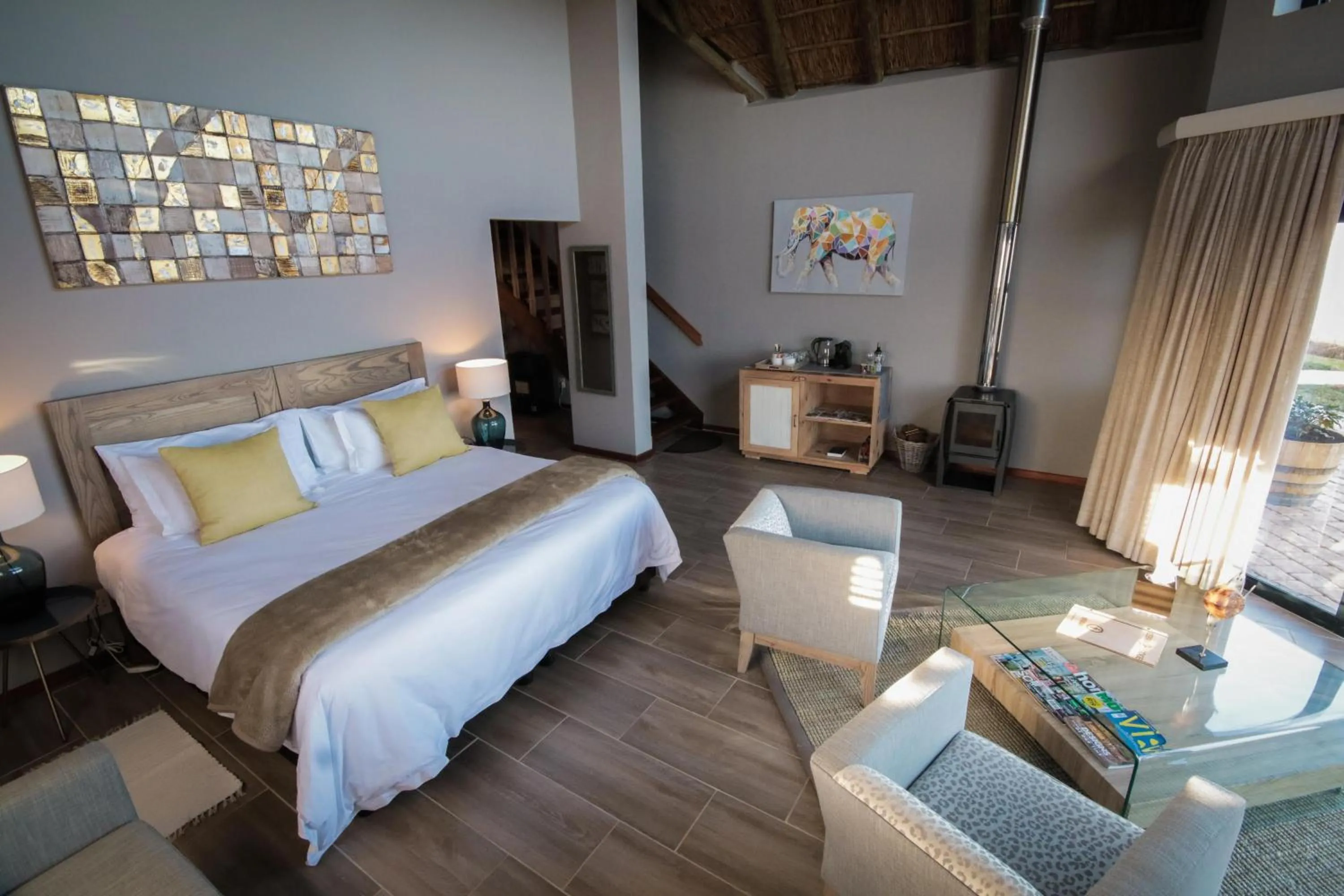 Photo of the whole room, Bed in Jbay Zebra Lodge