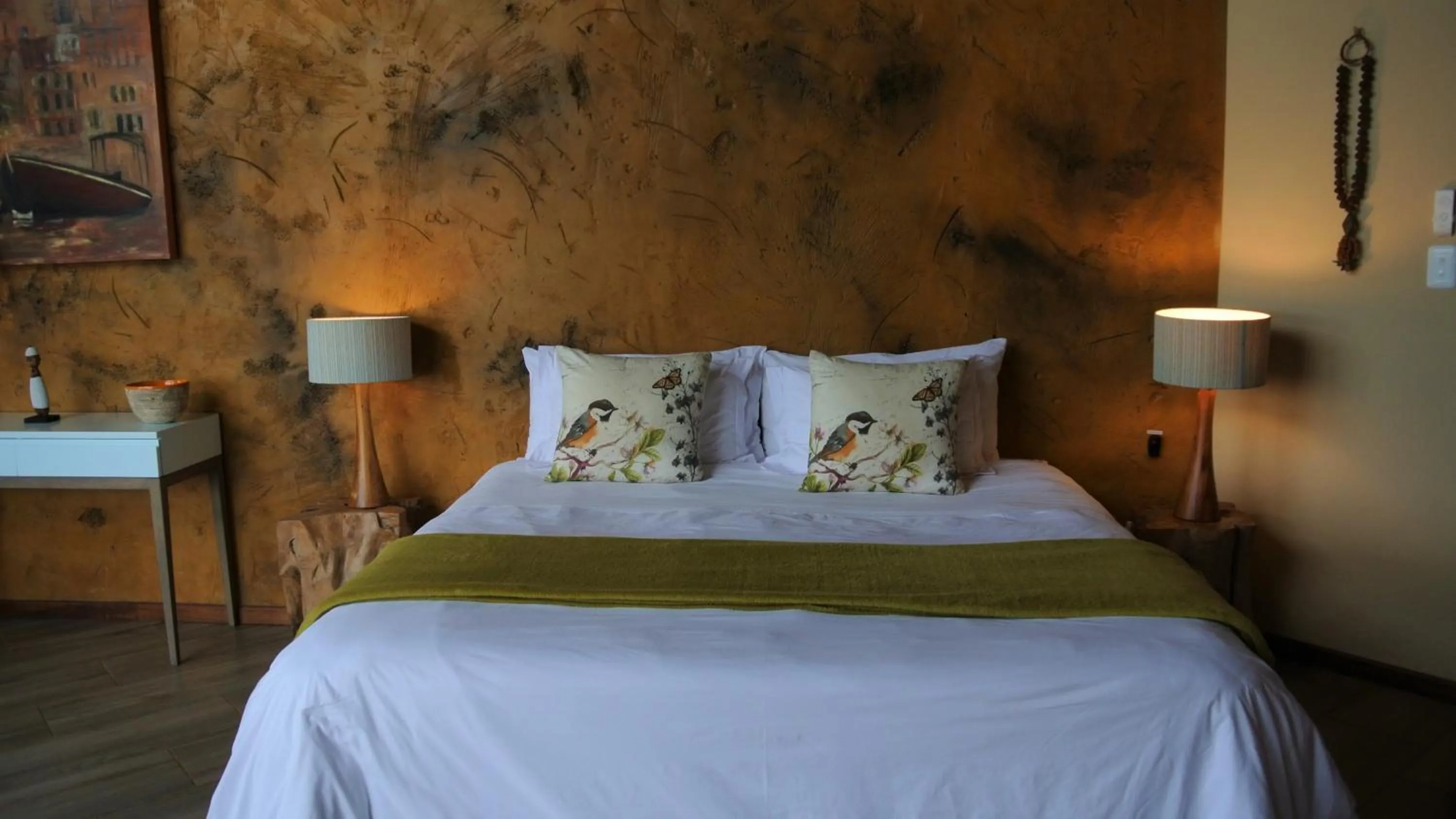 Bed in Jbay Zebra Lodge