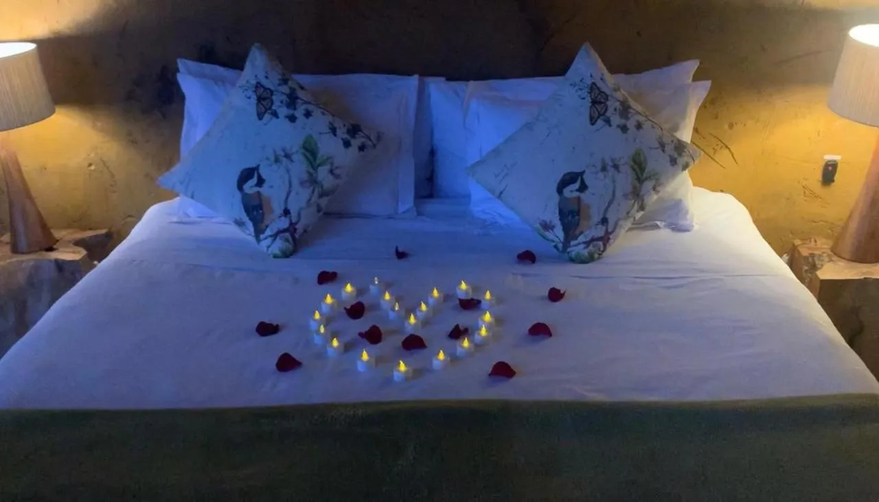 Bed in Jbay Zebra Lodge