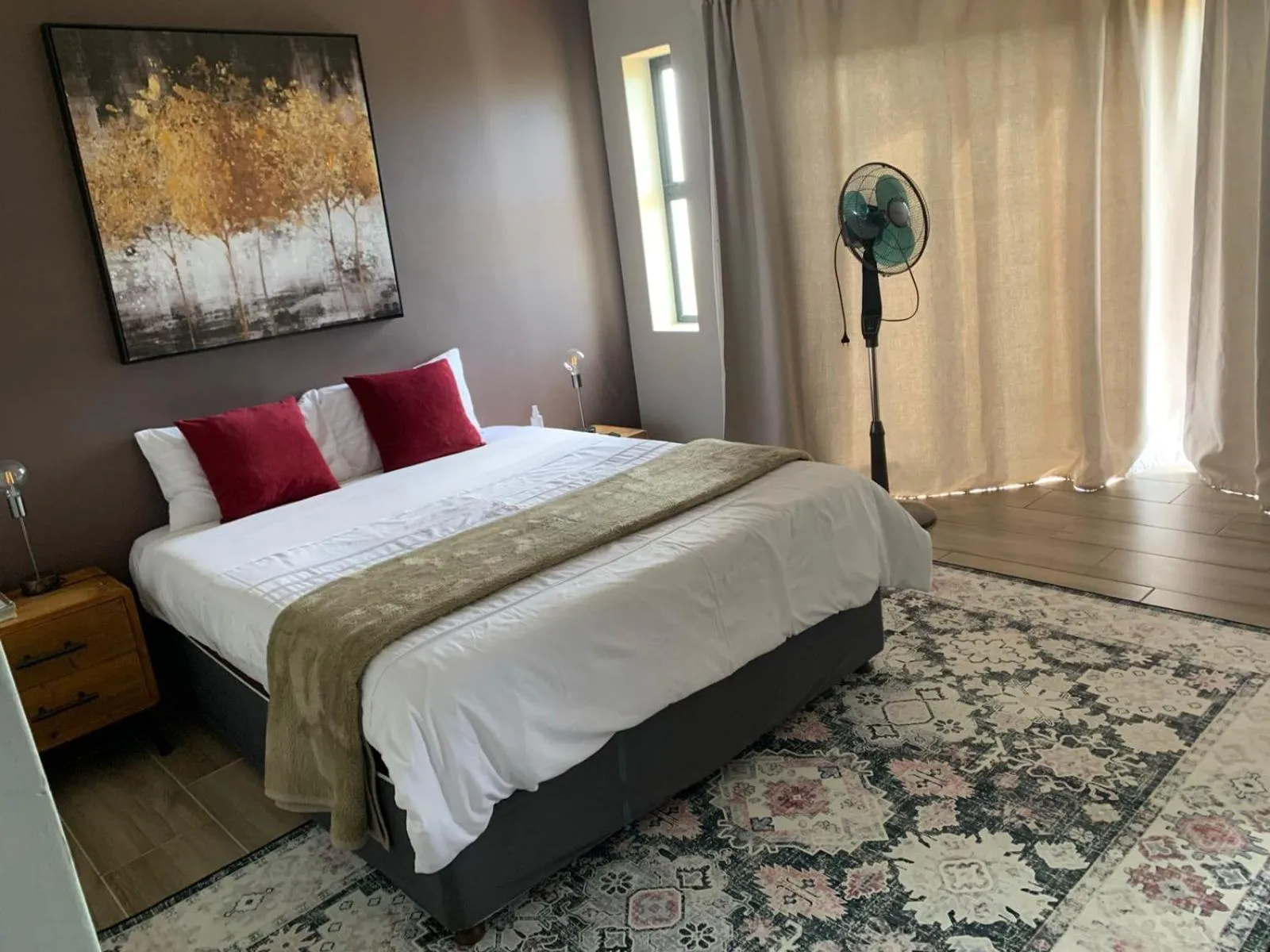 Photo of the whole room, Bed in Jbay Zebra Lodge