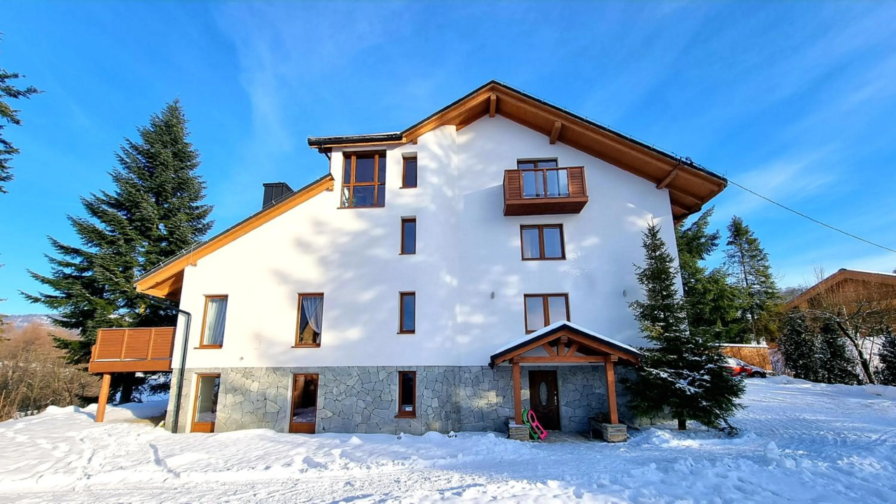 Property building in Rezydencja Barrettski