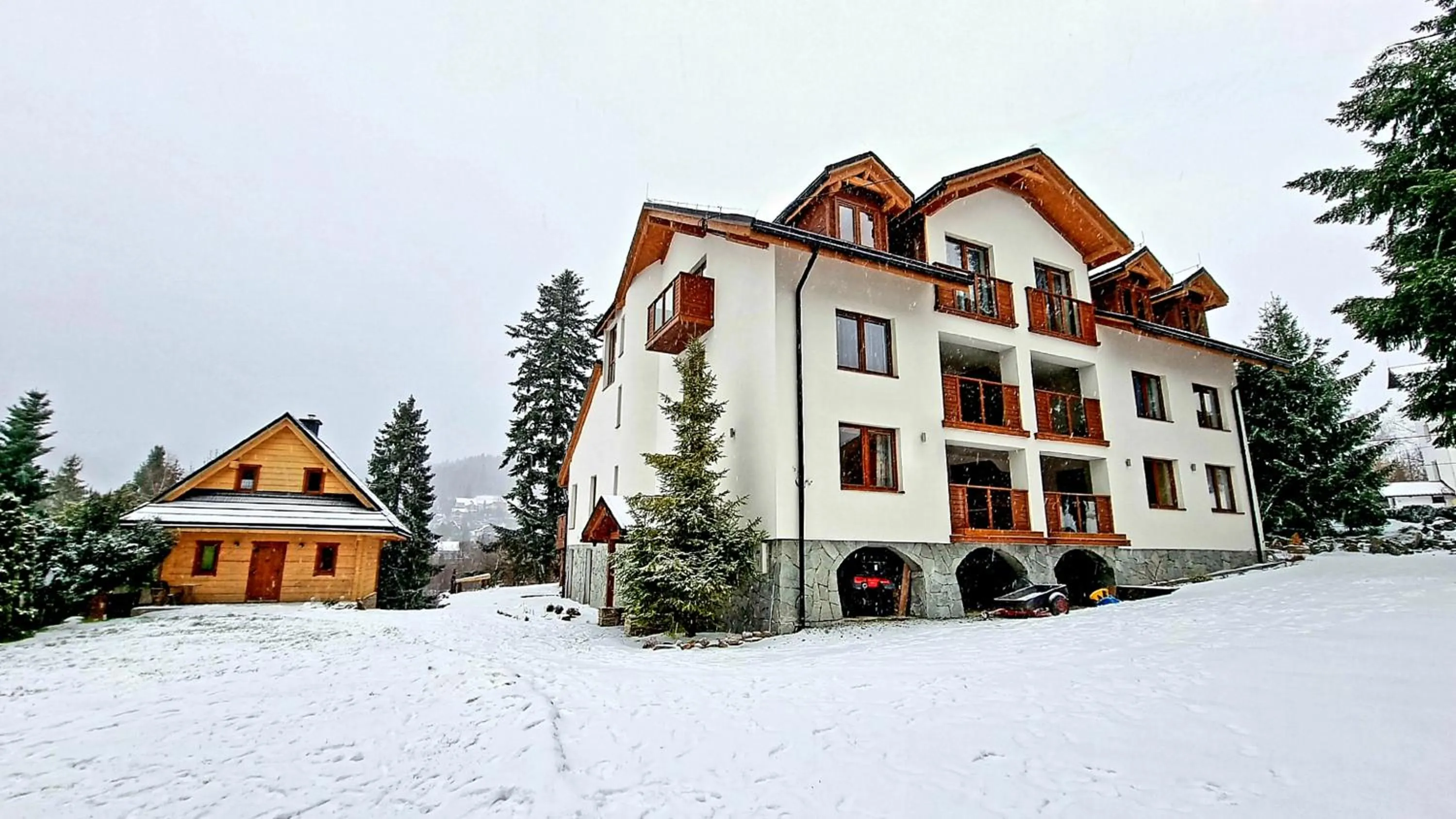 Property building in Rezydencja Barrettski