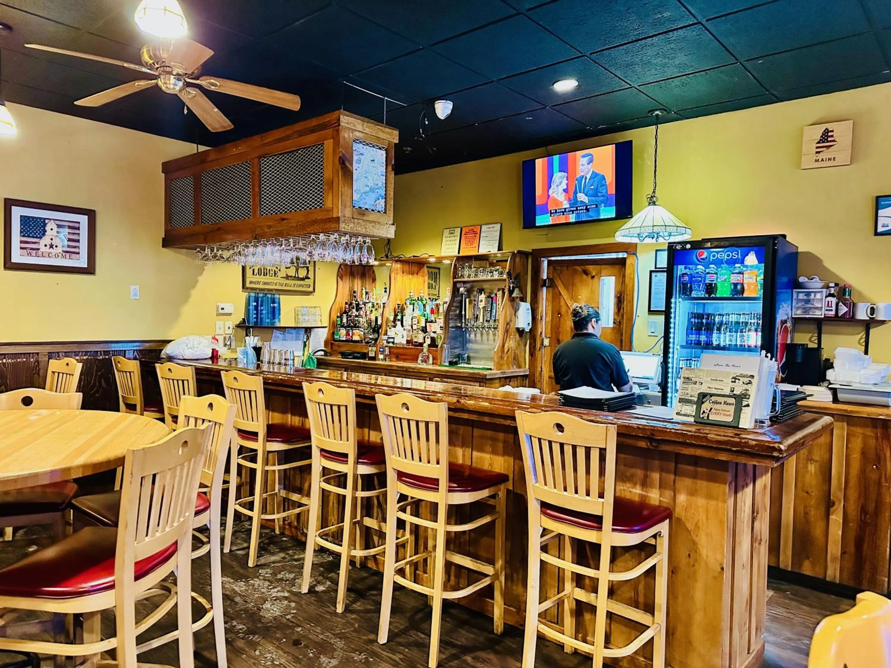 Restaurant/places to eat in Ivey's Motor Lodge