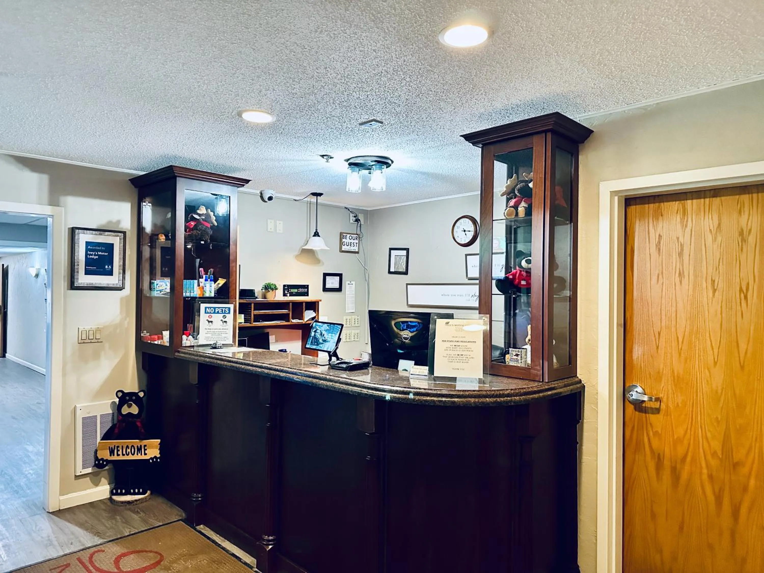 Lobby or reception in Ivey's Motor Lodge