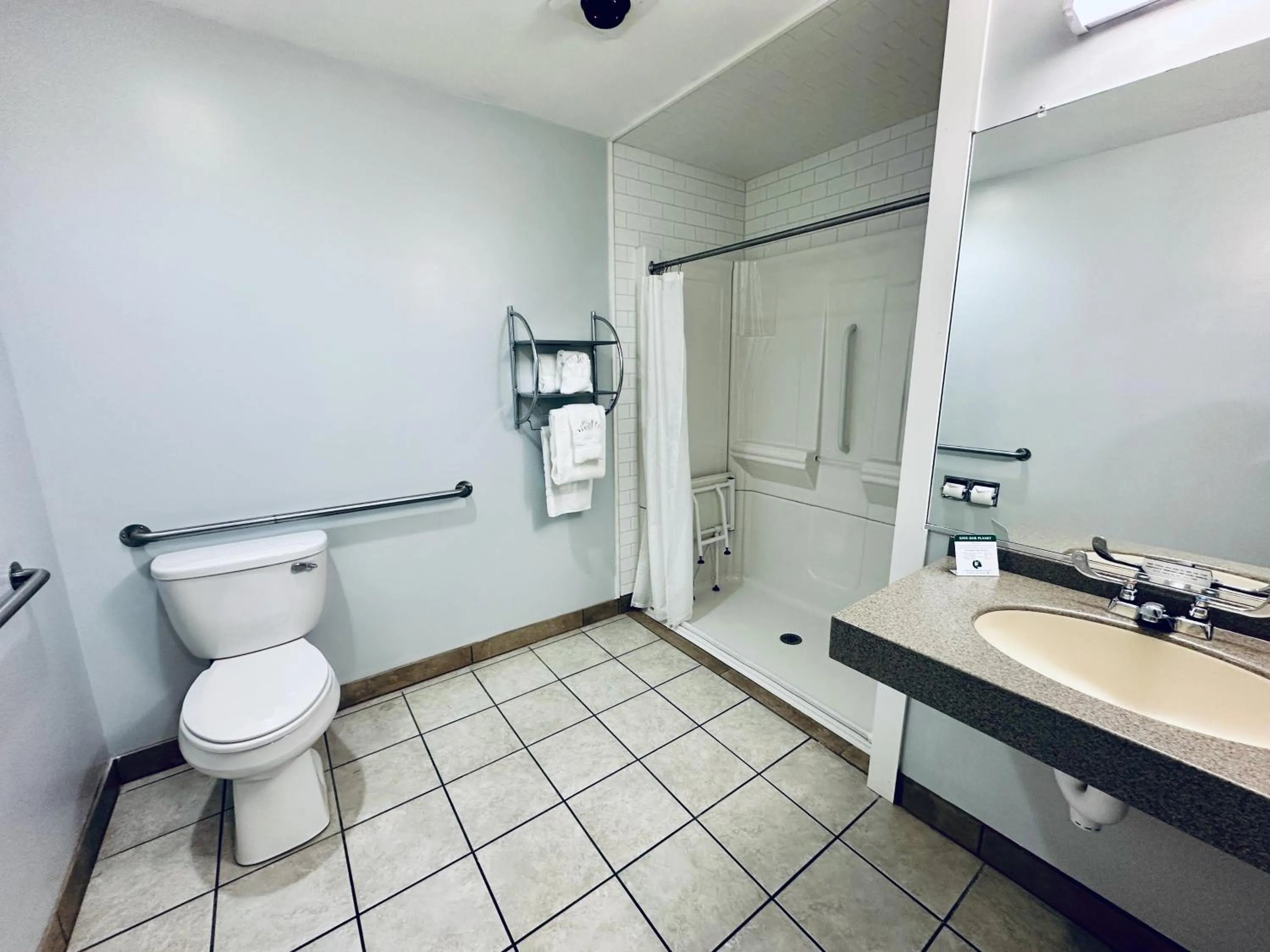 Bathroom in Ivey's Motor Lodge