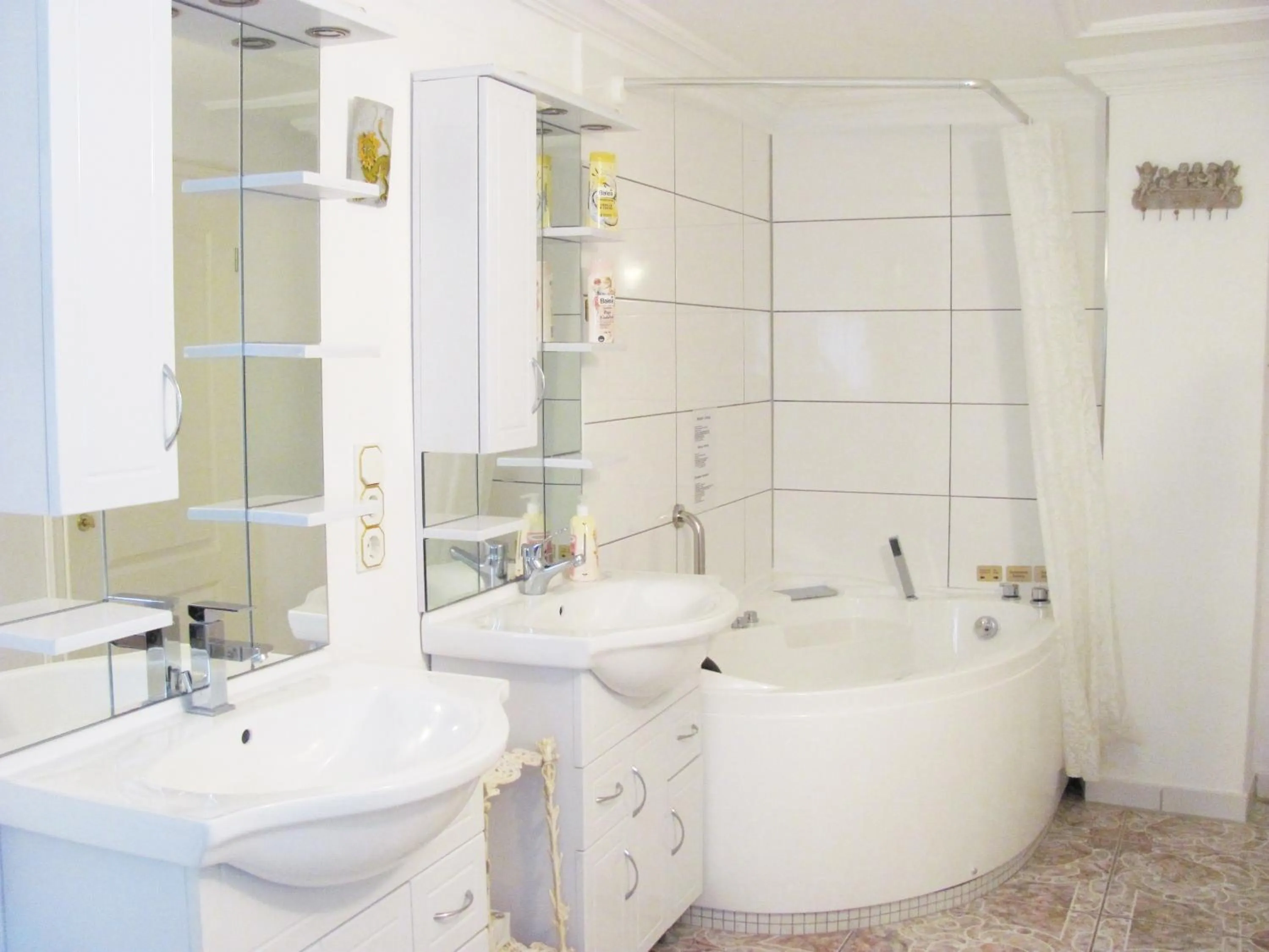 Bathroom in Apartment Storchenfärbe