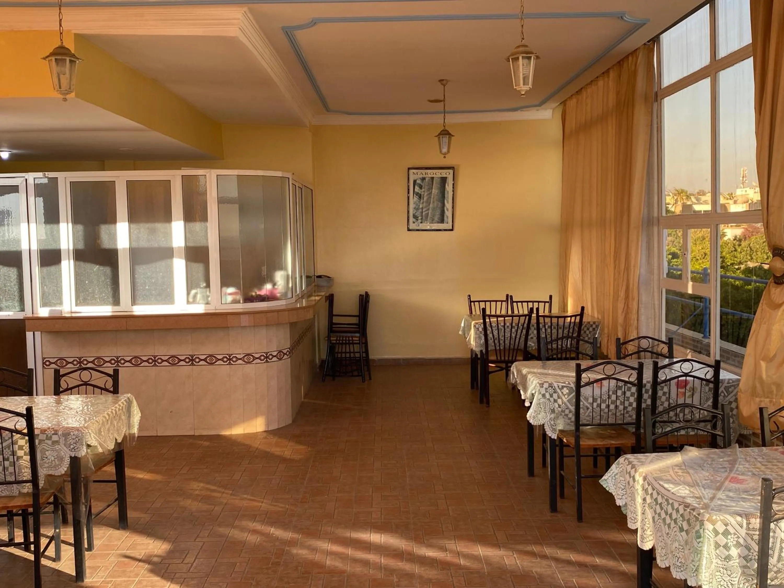 Restaurant/places to eat in Hôtel Petite Suède