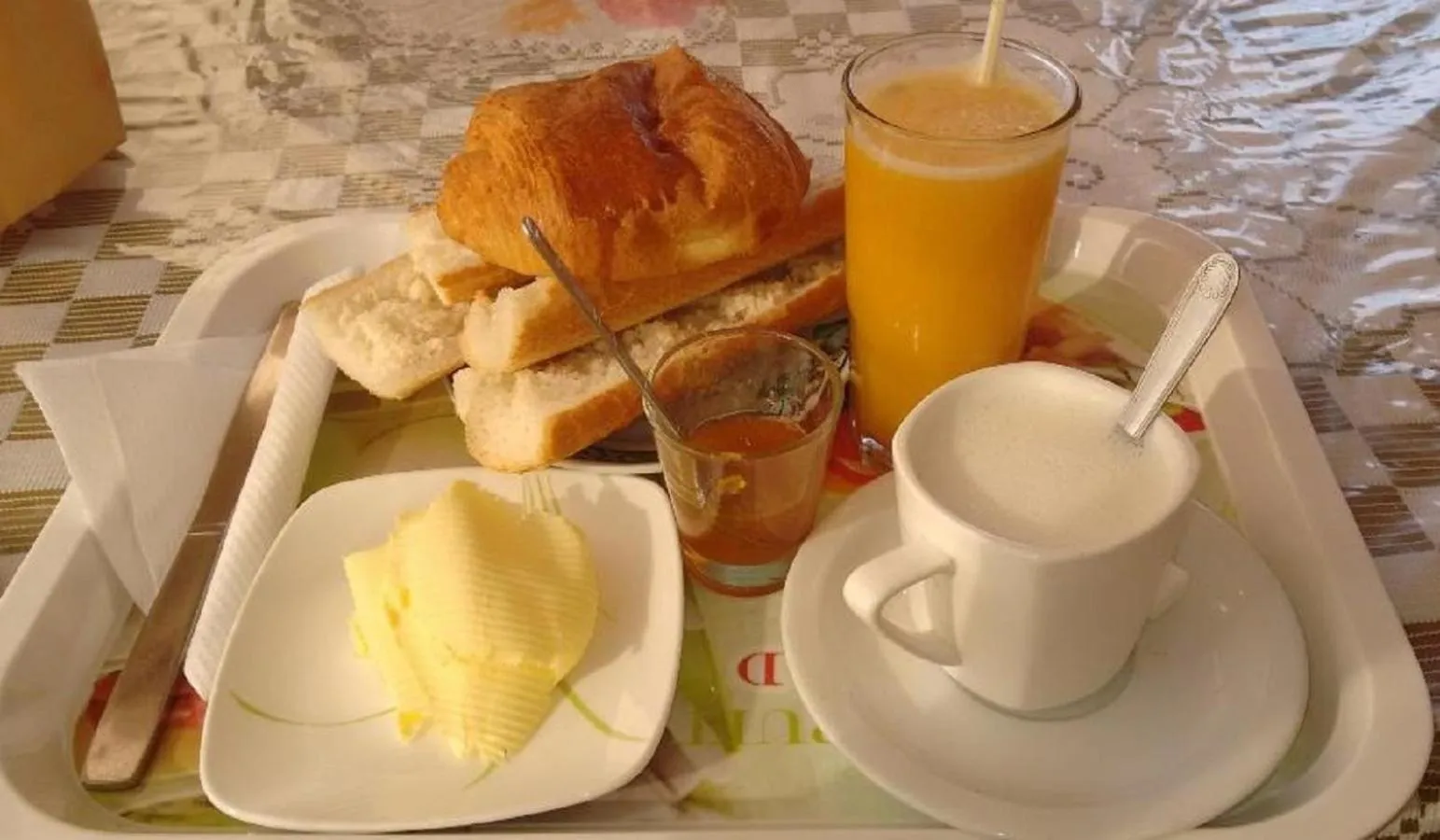 Breakfast in Hôtel Petite Suède