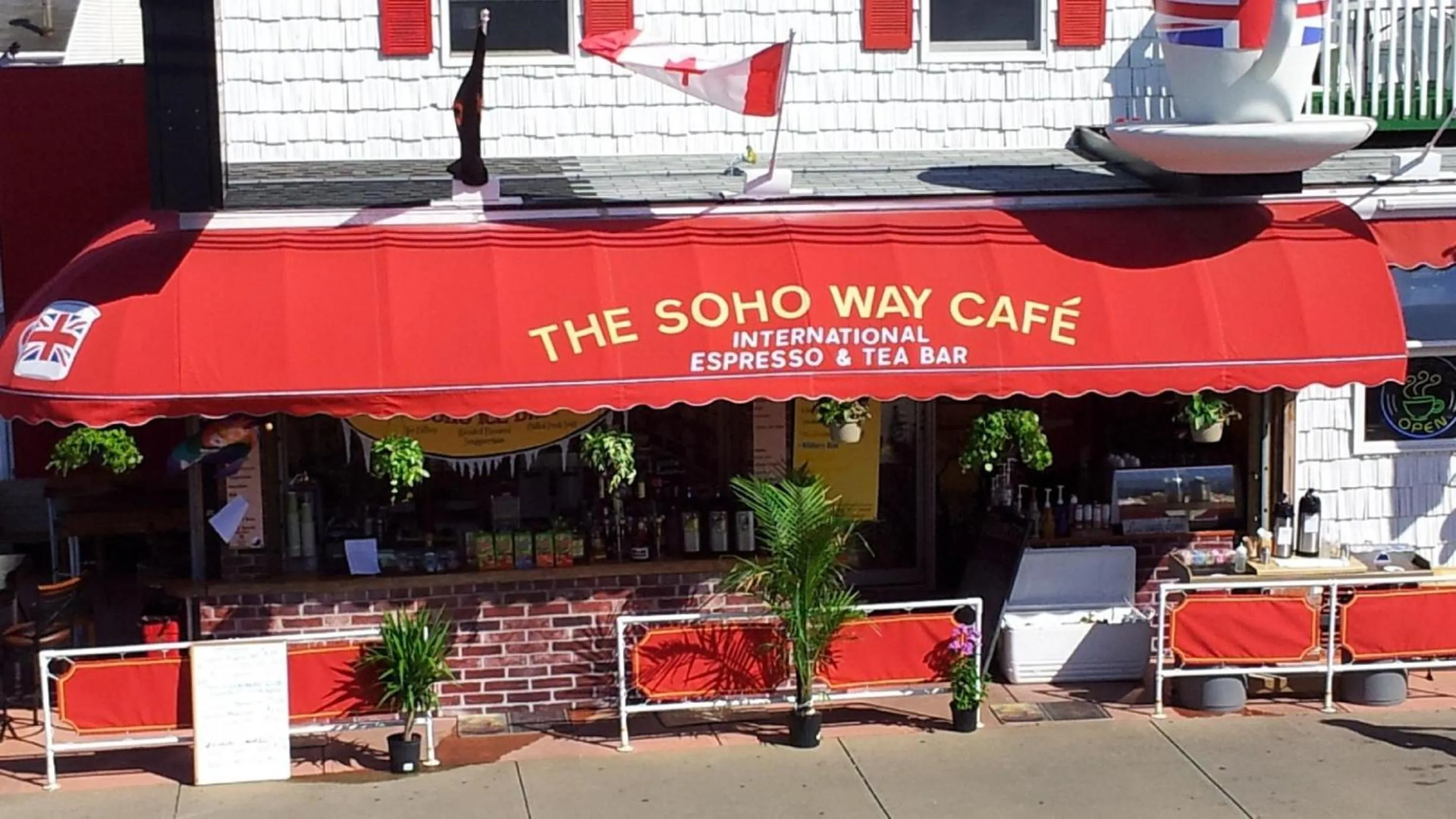 Restaurant/places to eat in The New Oceanic Inn