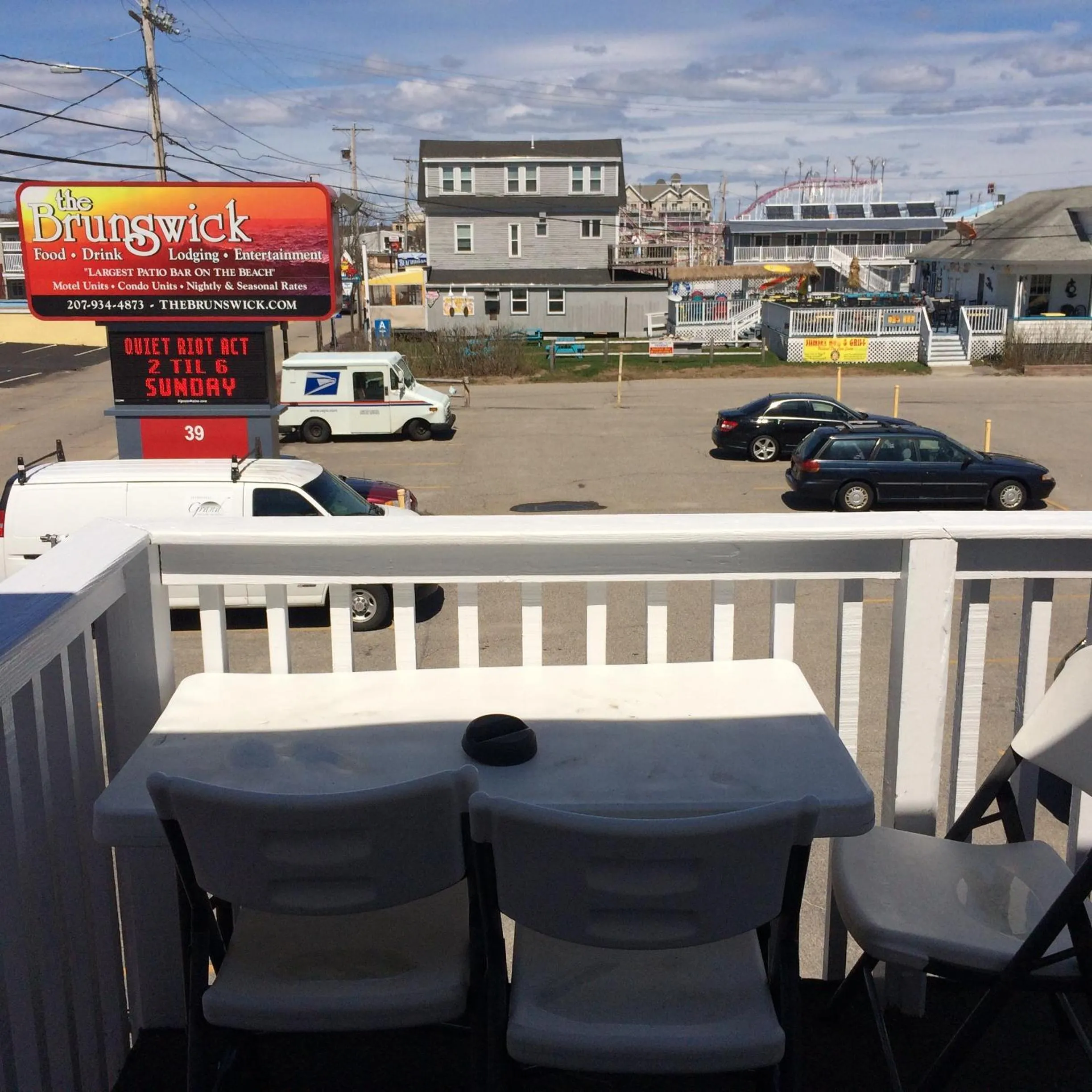 Day in The New Oceanic Inn