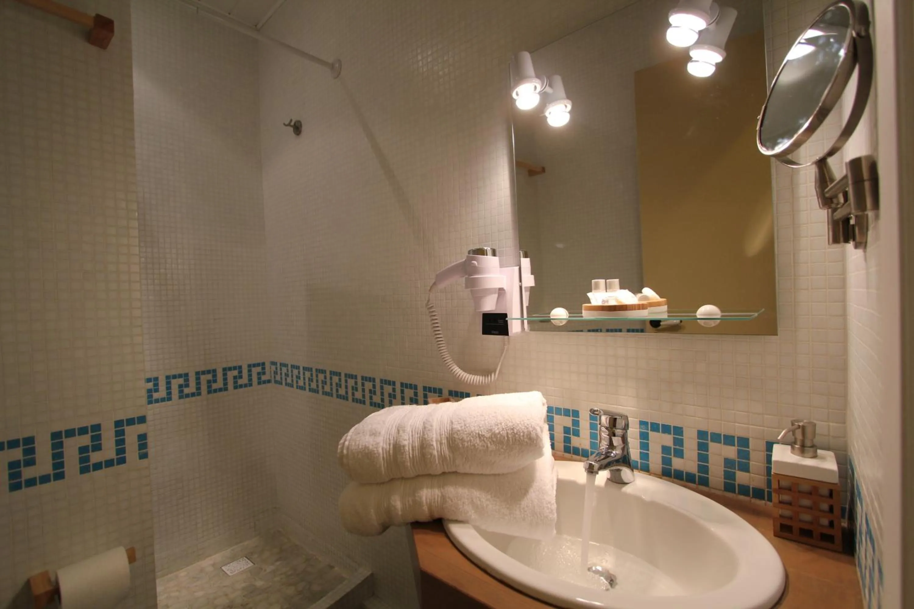 Bathroom in Nice Massena