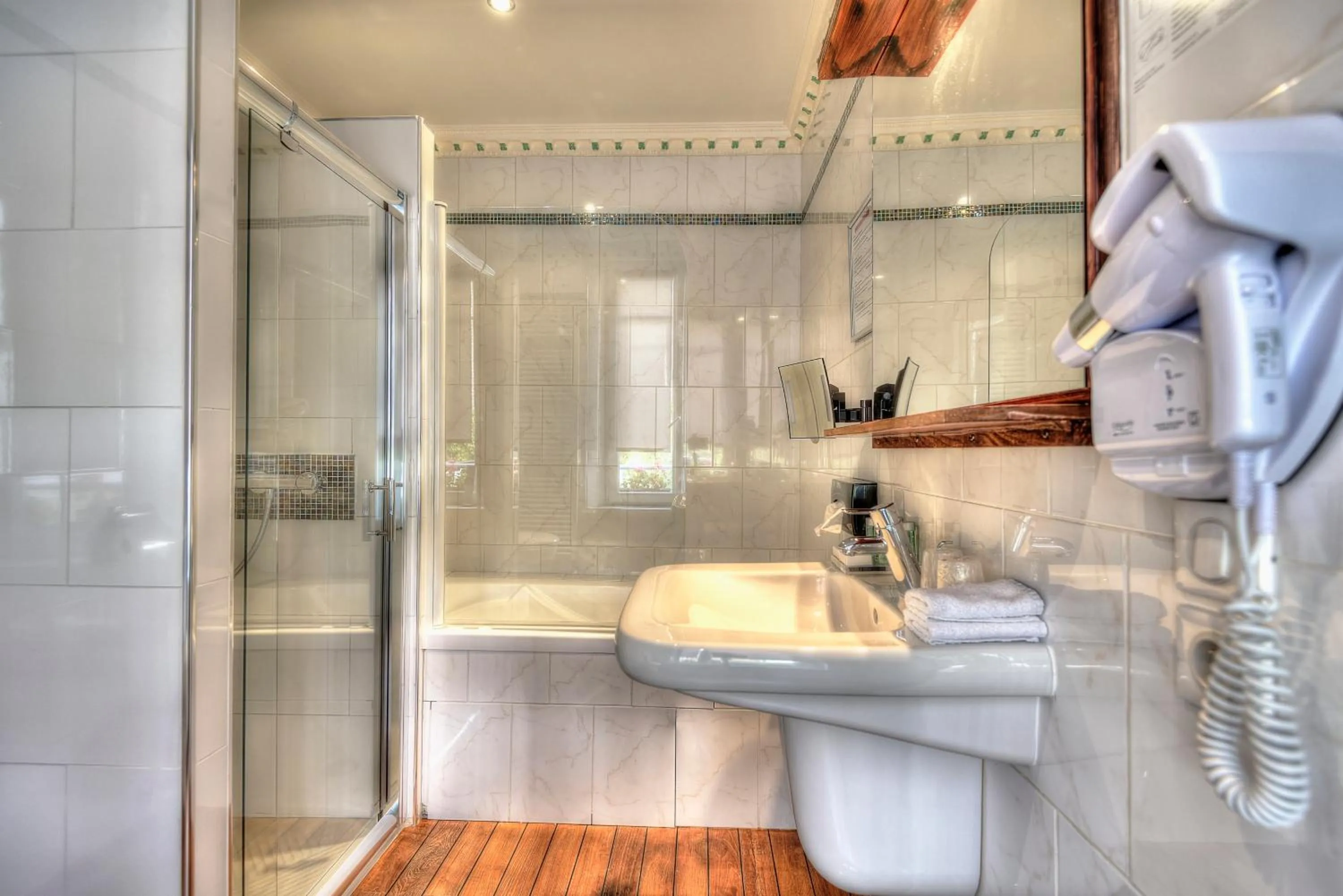 Bathroom in Ault - Villa Aultia Hotel - baie de somme